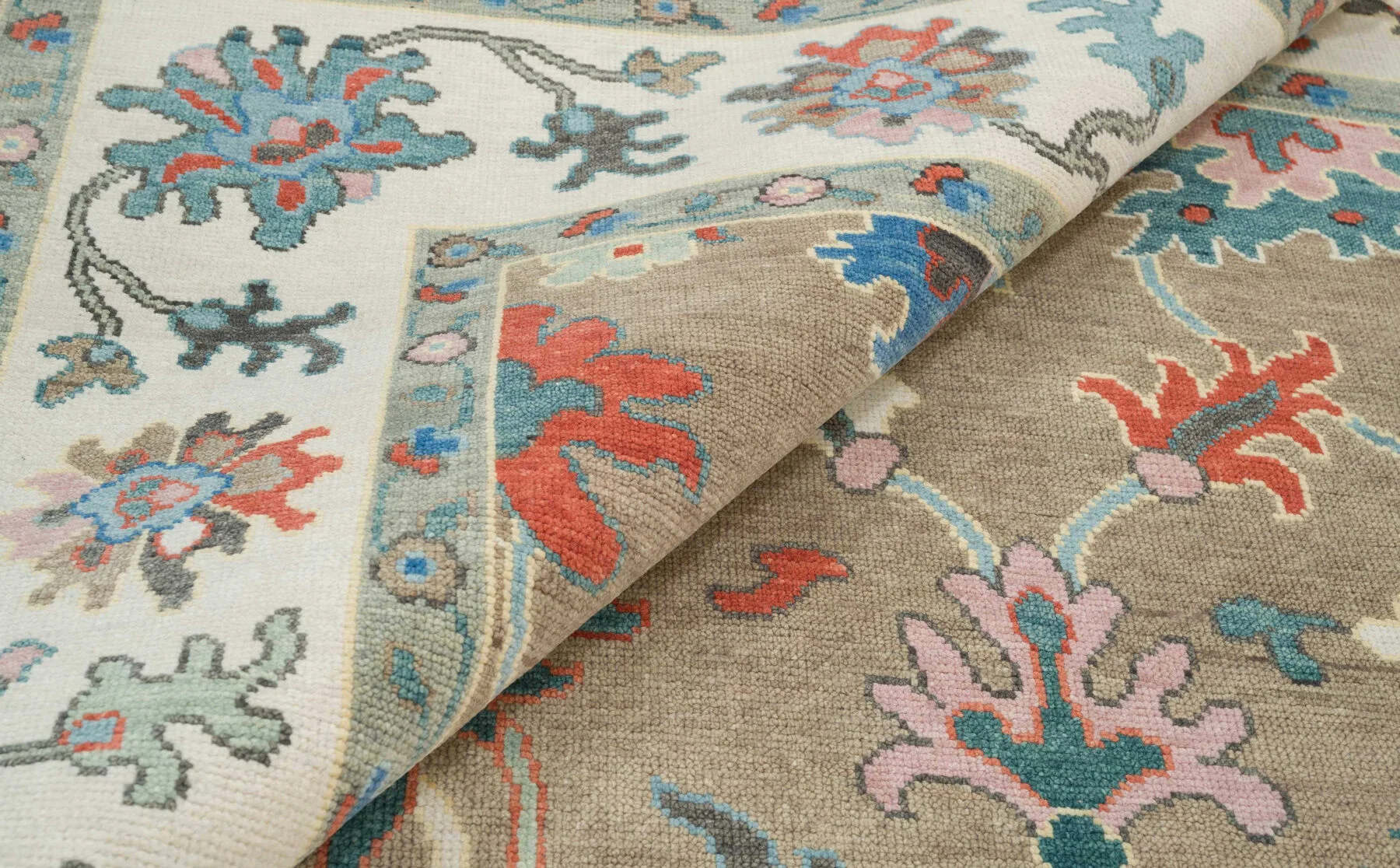 Beige Hand-Knotted Oushak Rug – Rosette & Palmette