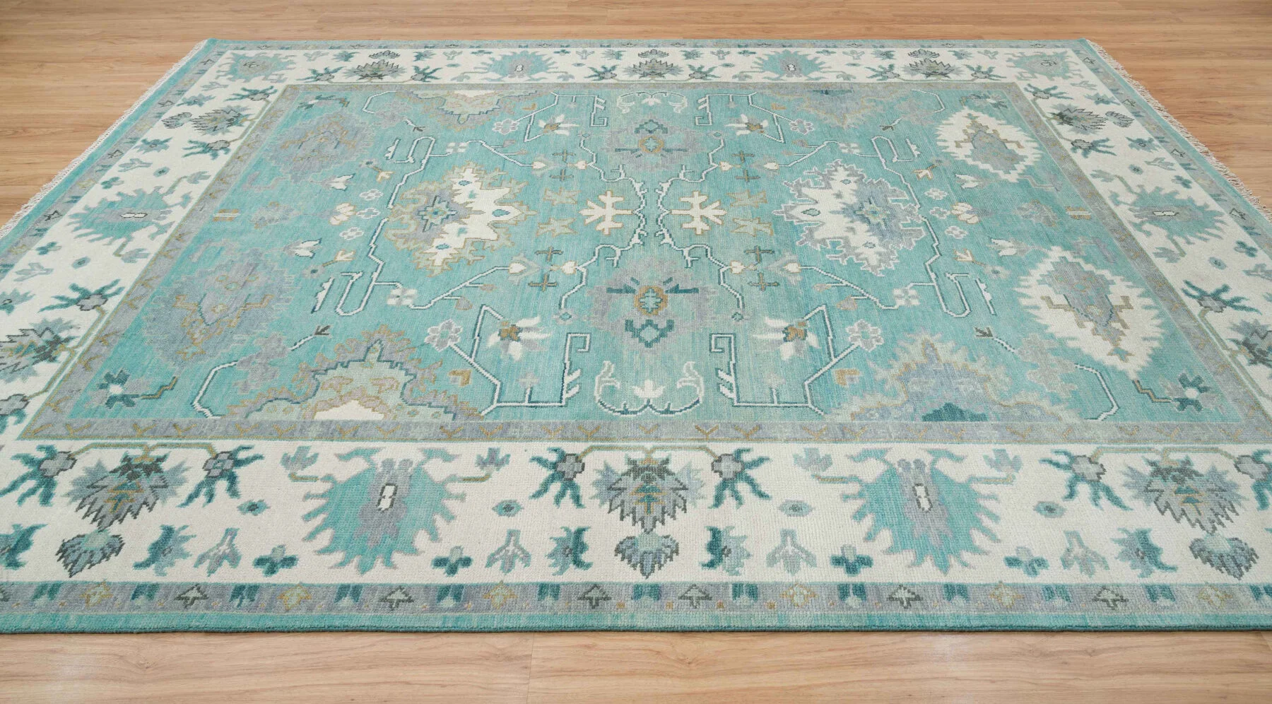 Aqua & Ivory Hand-Knotted Oushak Rug – Palmette & Vine