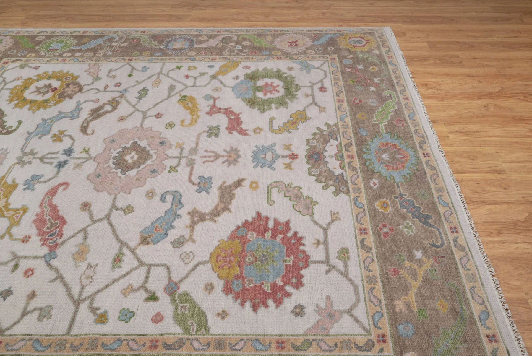 Ivory & Olive Hand-Knotted Oushak Rug – Palmette & Rosette (3151)