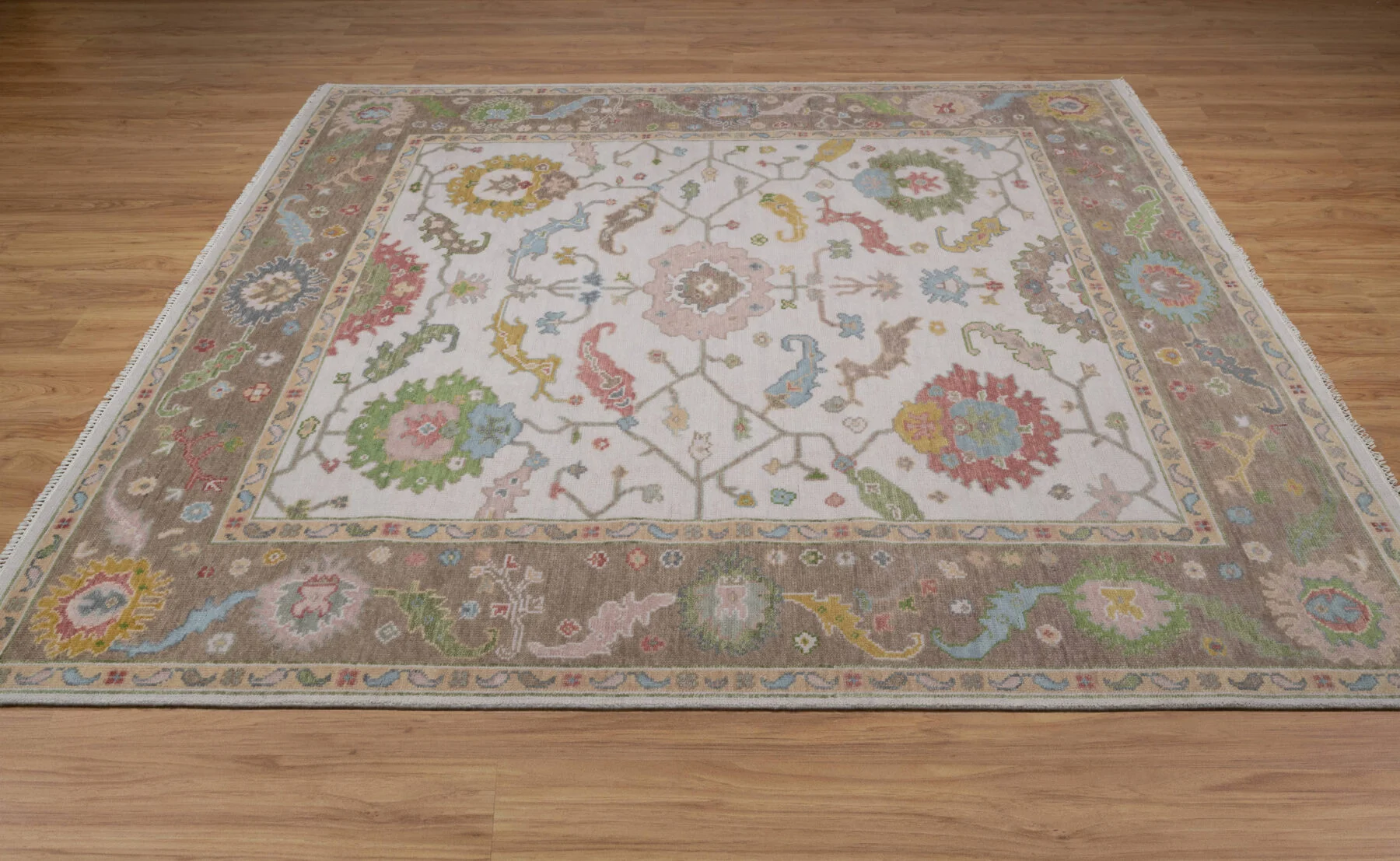 Ivory & Olive Hand-Knotted Oushak Rug – Palmette & Rosette (3151)