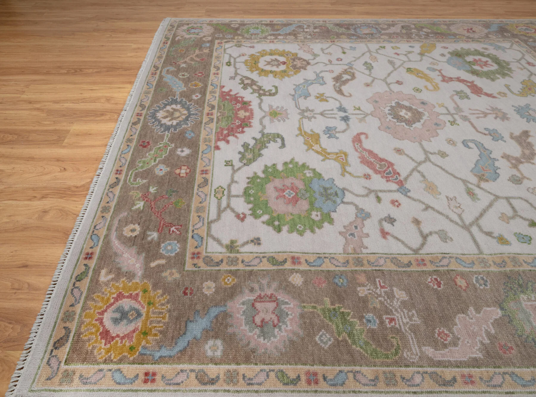Ivory & Olive Hand-Knotted Oushak Rug – Palmette & Rosette (3151)