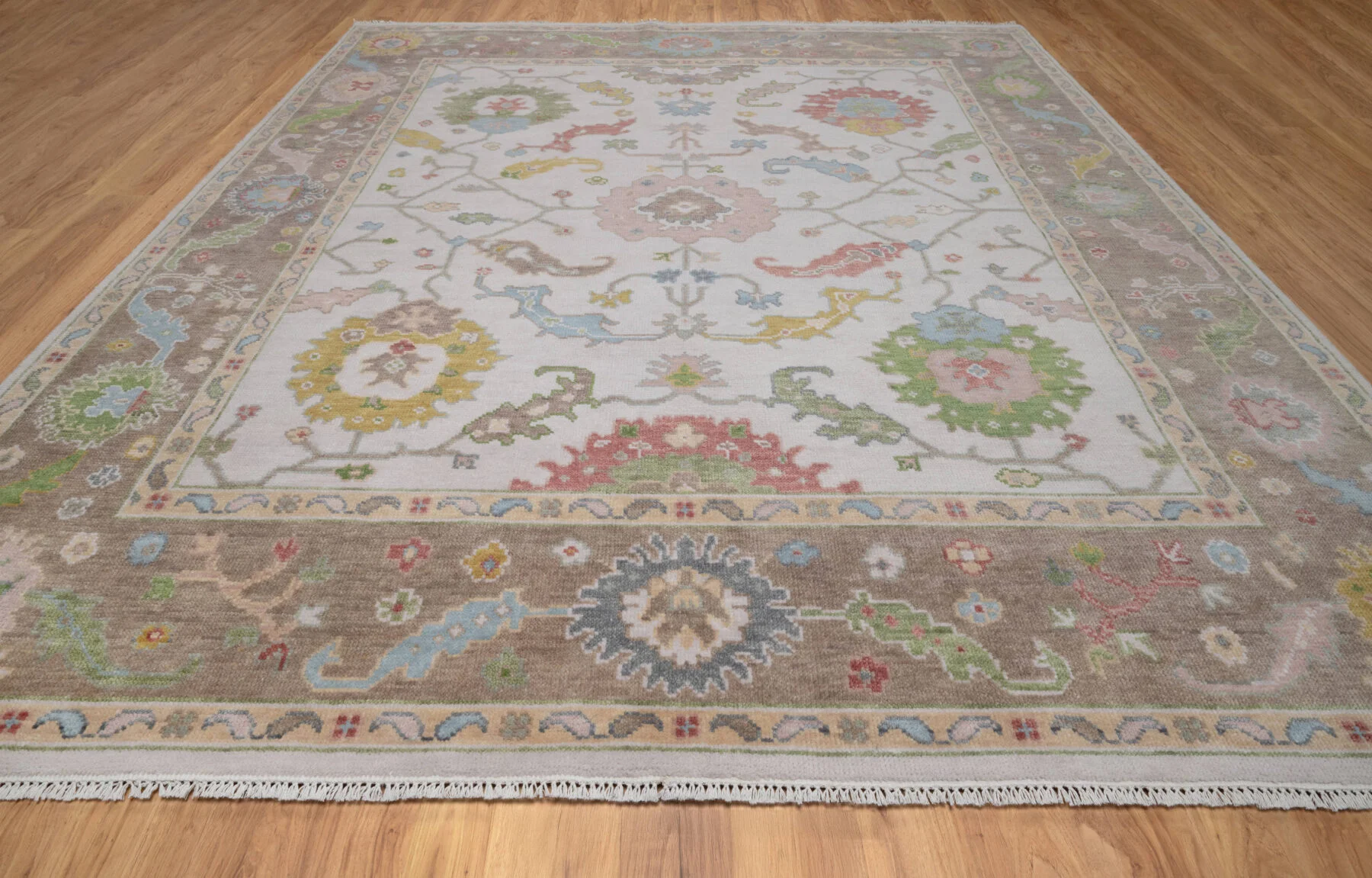 Ivory & Olive Hand-Knotted Oushak Rug – Palmette & Rosette (3151)