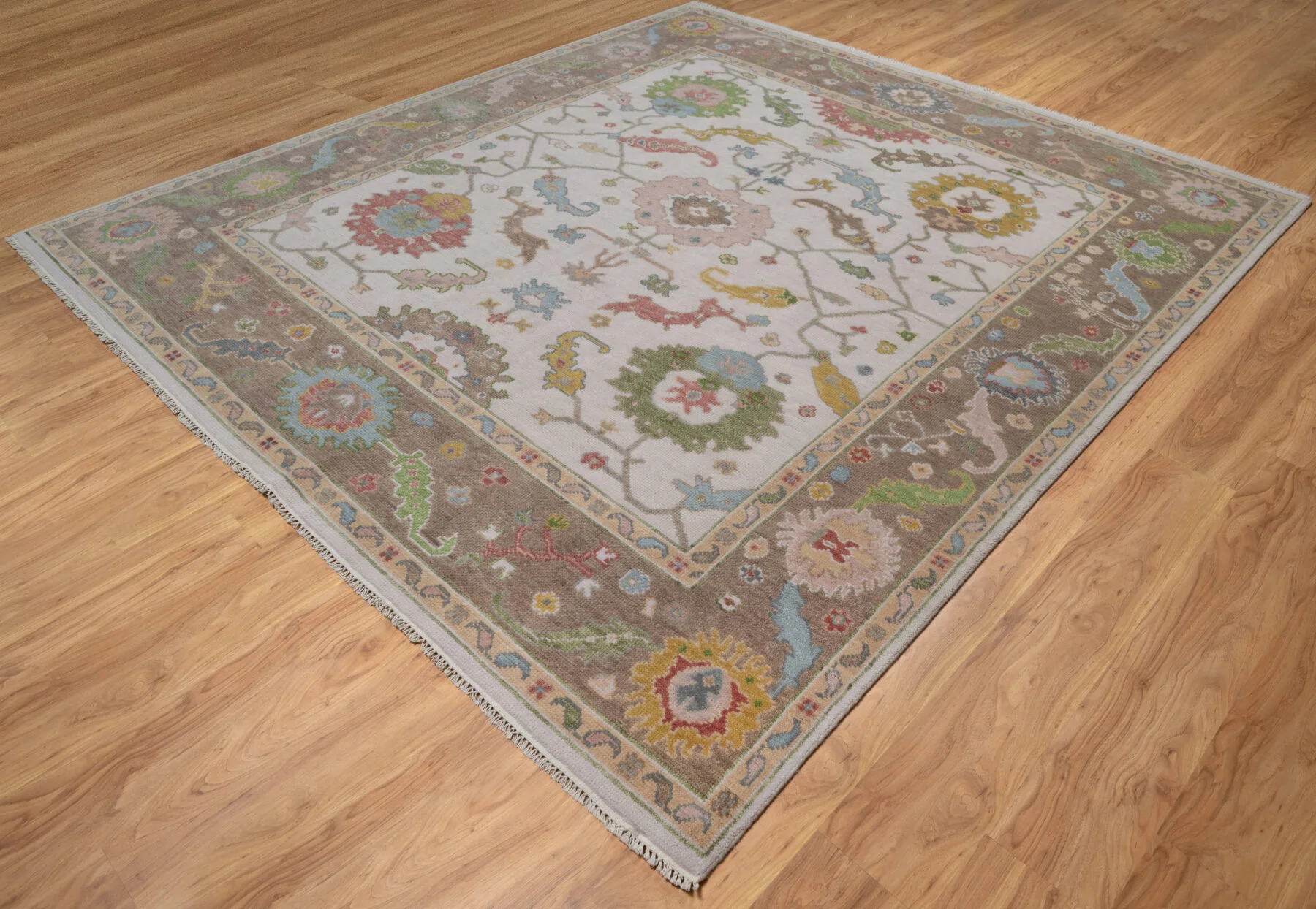 Ivory & Olive Hand-Knotted Oushak Rug – Palmette & Rosette (3151)