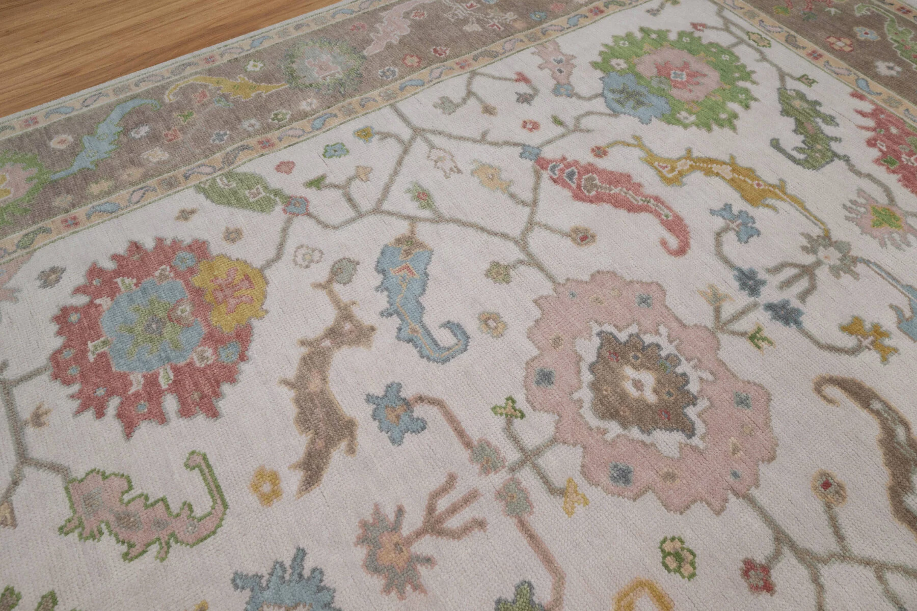 Ivory & Olive Hand-Knotted Oushak Rug – Palmette & Rosette (3151)