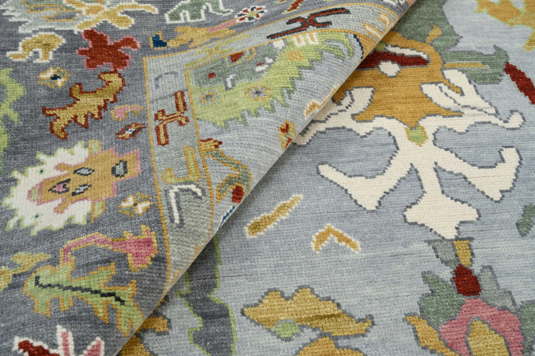 Silver Hand-Knotted Oushak Rug – Palmette & Rosette