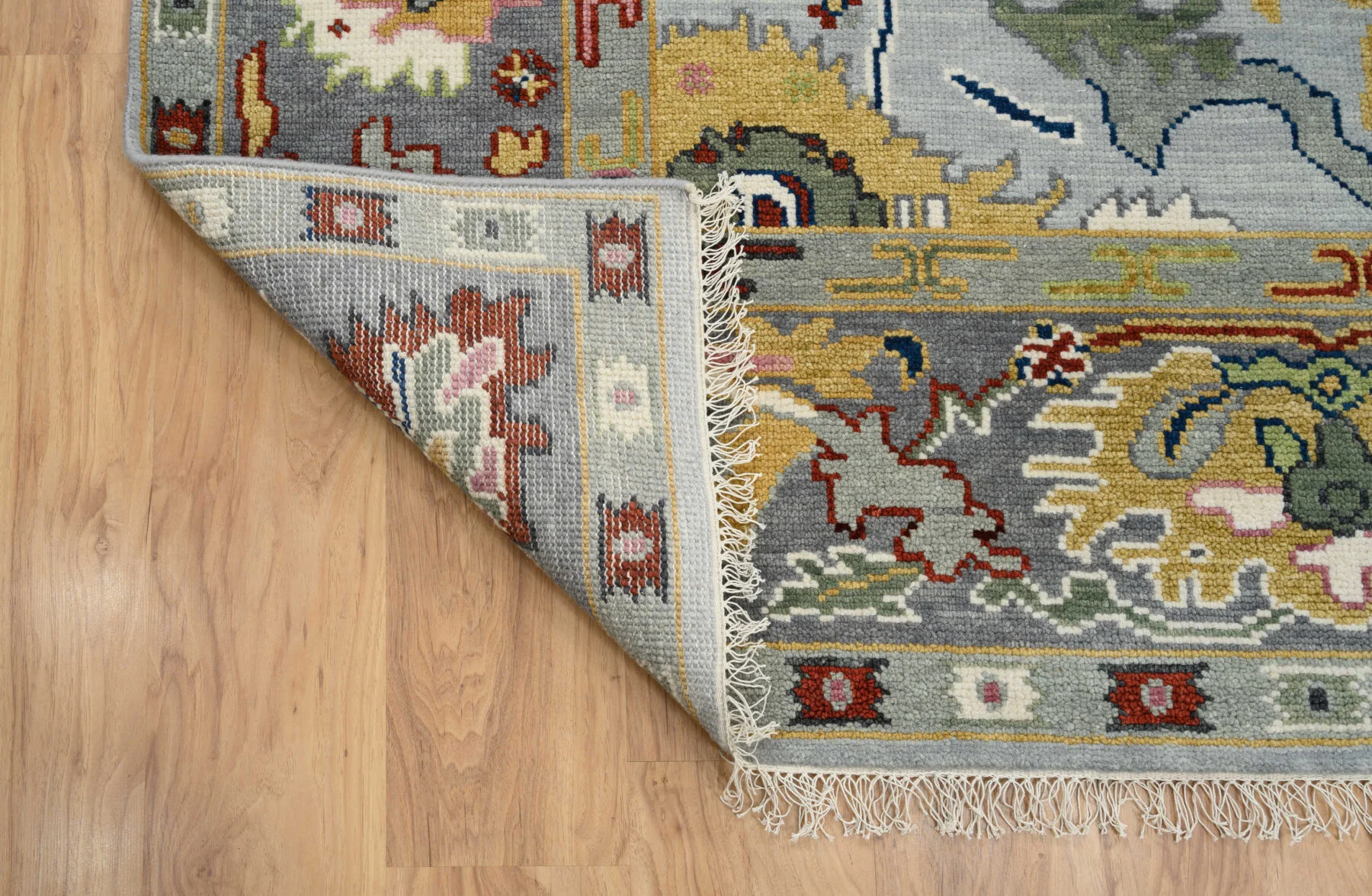 Silver Hand-Knotted Oushak Rug – Palmette & Rosette