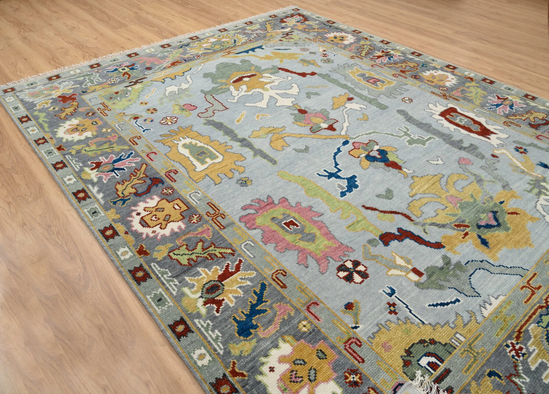 Silver Hand-Knotted Oushak Rug – Palmette & Rosette