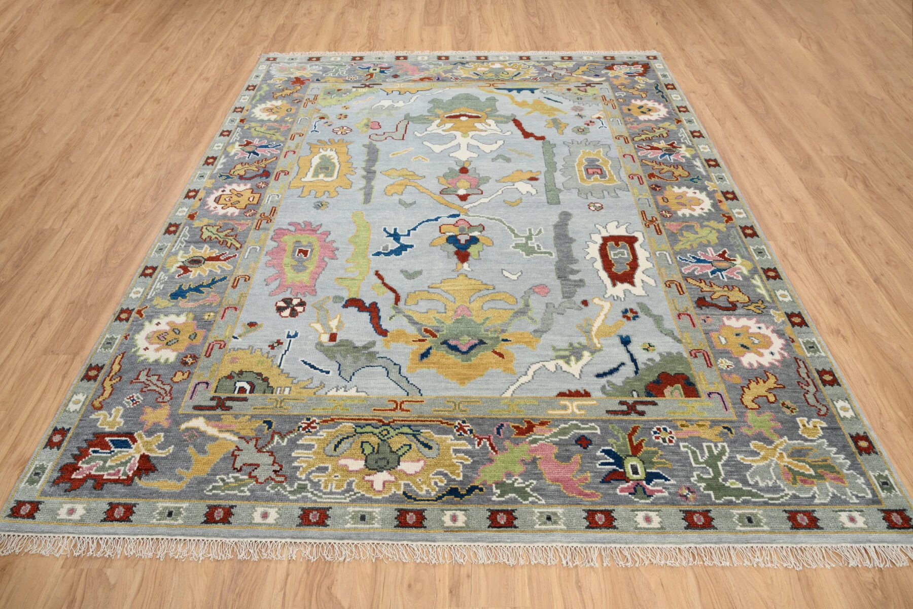 Silver Hand-Knotted Oushak Rug – Palmette & Rosette