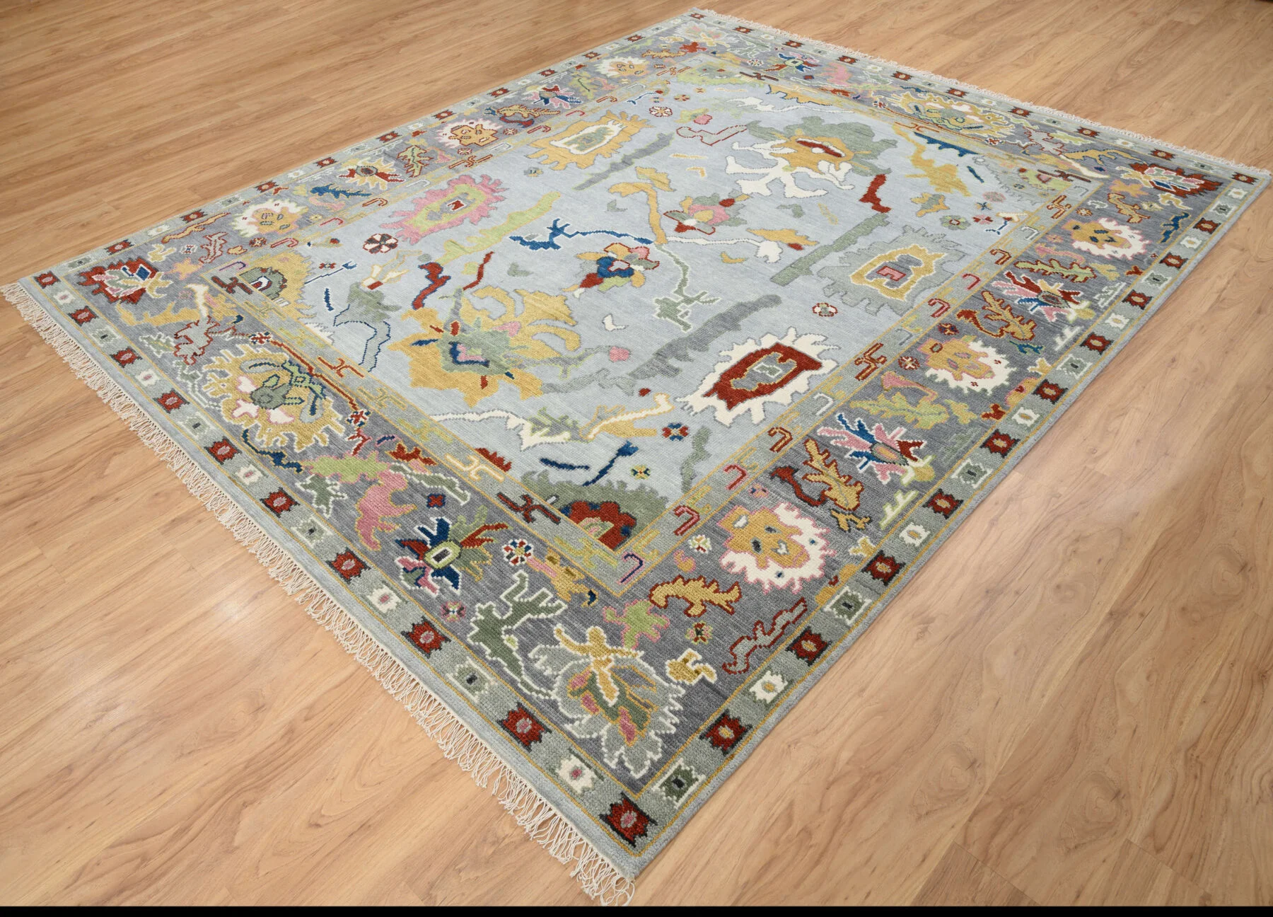 Silver Hand-Knotted Oushak Rug – Palmette & Rosette