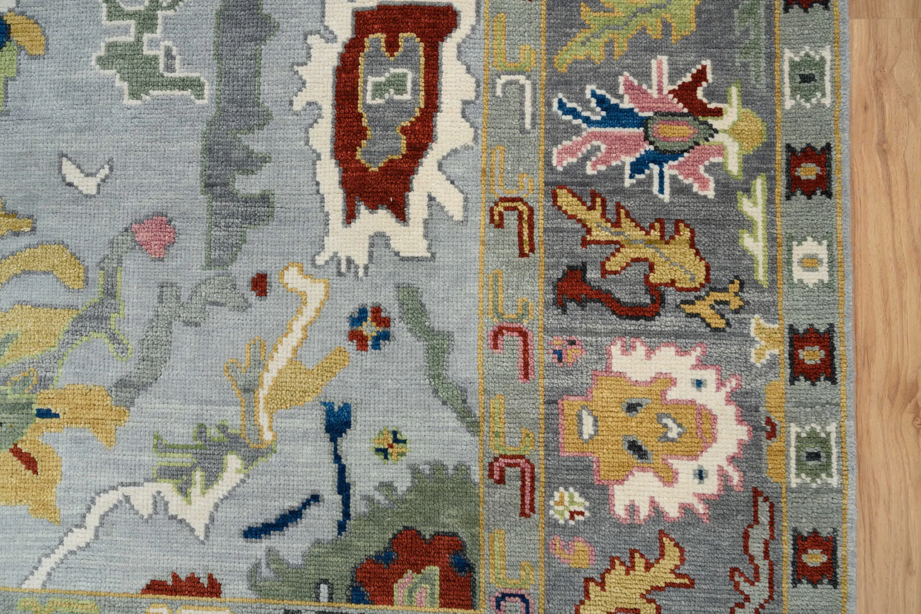 Silver Hand-Knotted Oushak Rug – Palmette & Rosette