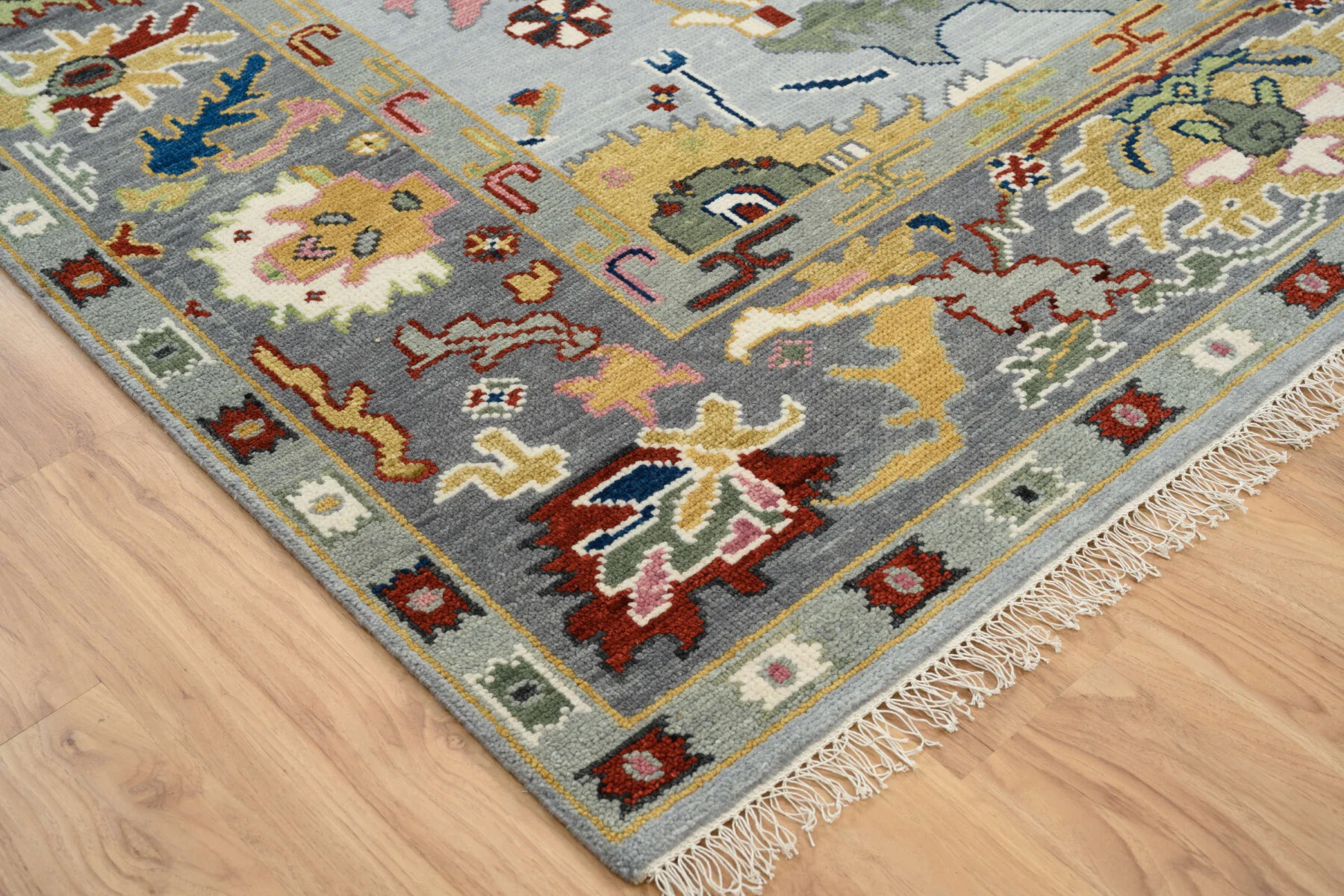 Silver Hand-Knotted Oushak Rug – Palmette & Rosette