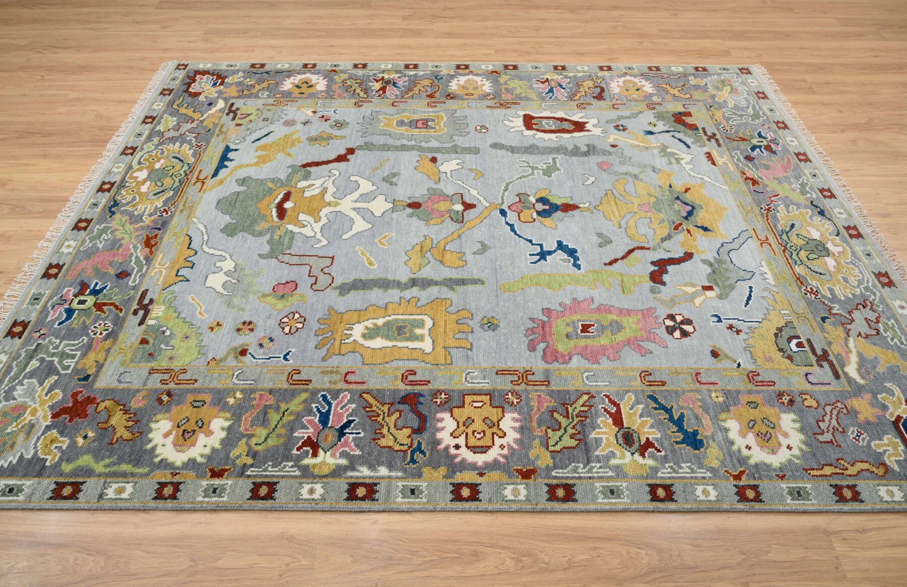 Silver Hand-Knotted Oushak Rug – Palmette & Rosette