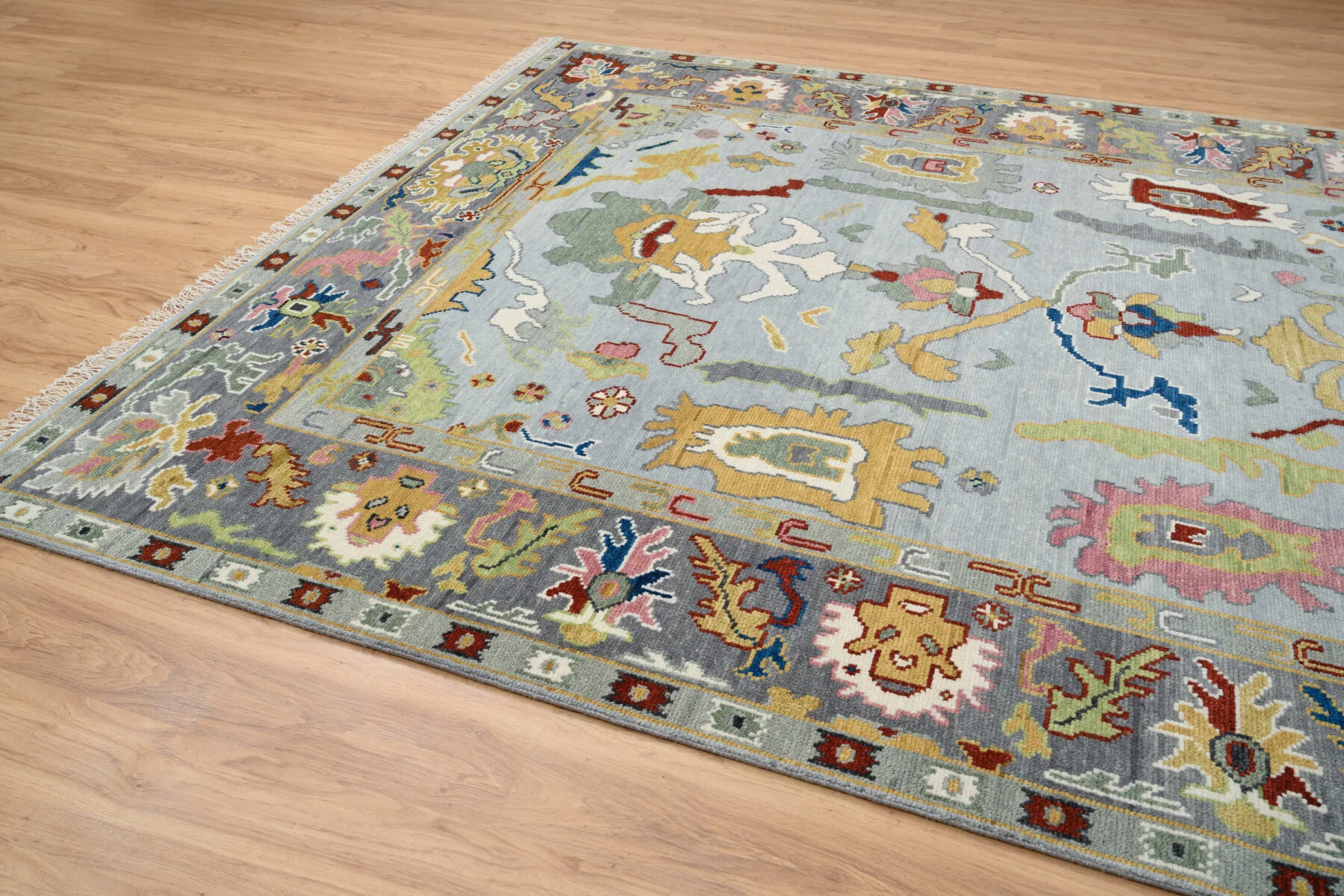 Silver Hand-Knotted Oushak Rug – Palmette & Rosette