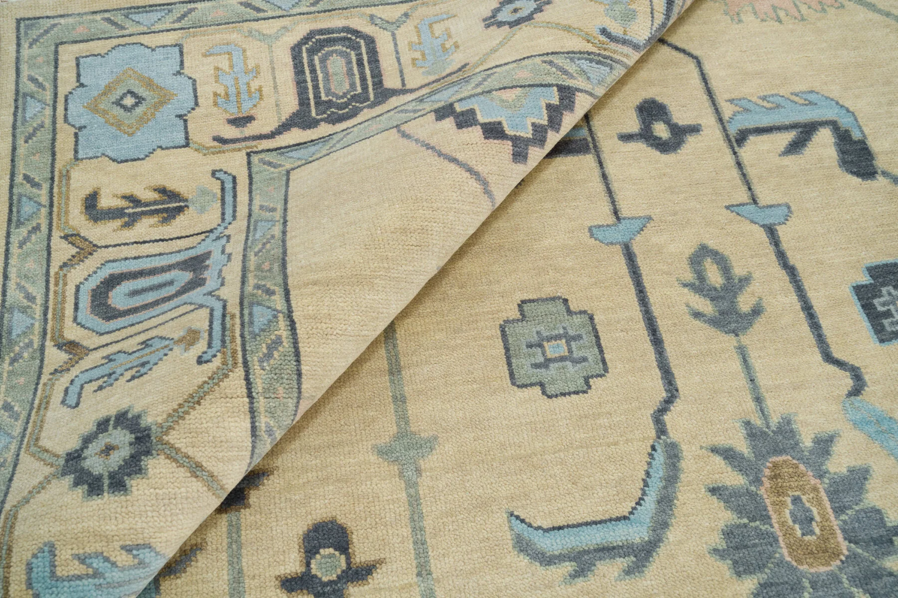 Sand Hand-Knotted Oushak Rug – Palmette & Angular-Vine