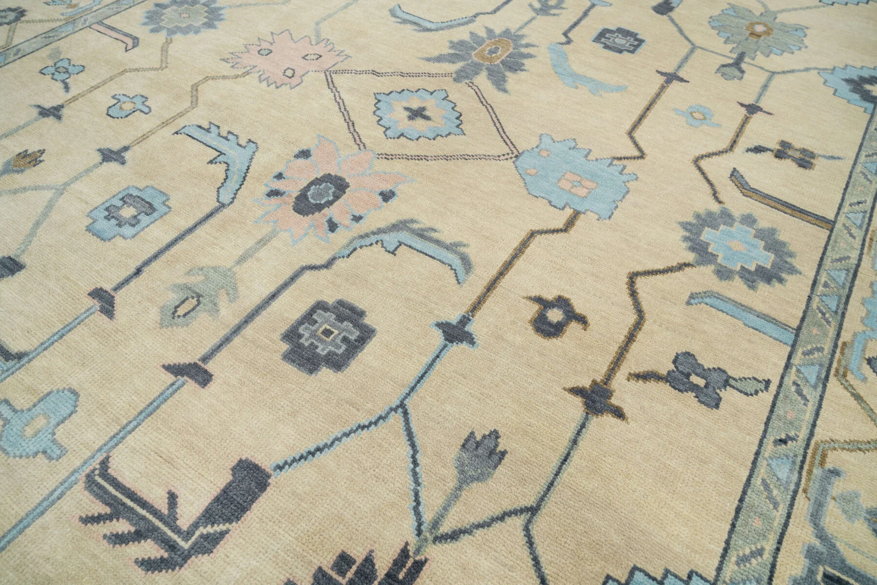 Sand Hand-Knotted Oushak Rug – Palmette & Angular-Vine