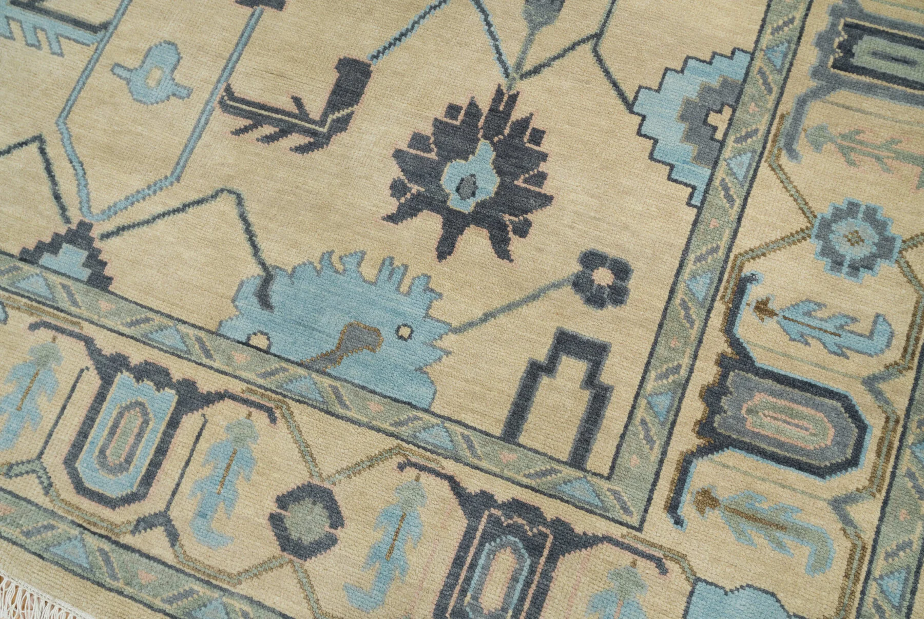 Sand Hand-Knotted Oushak Rug – Palmette & Angular-Vine