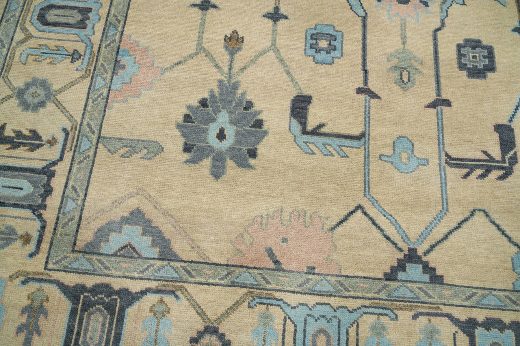 Sand Hand-Knotted Oushak Rug – Palmette & Angular-Vine