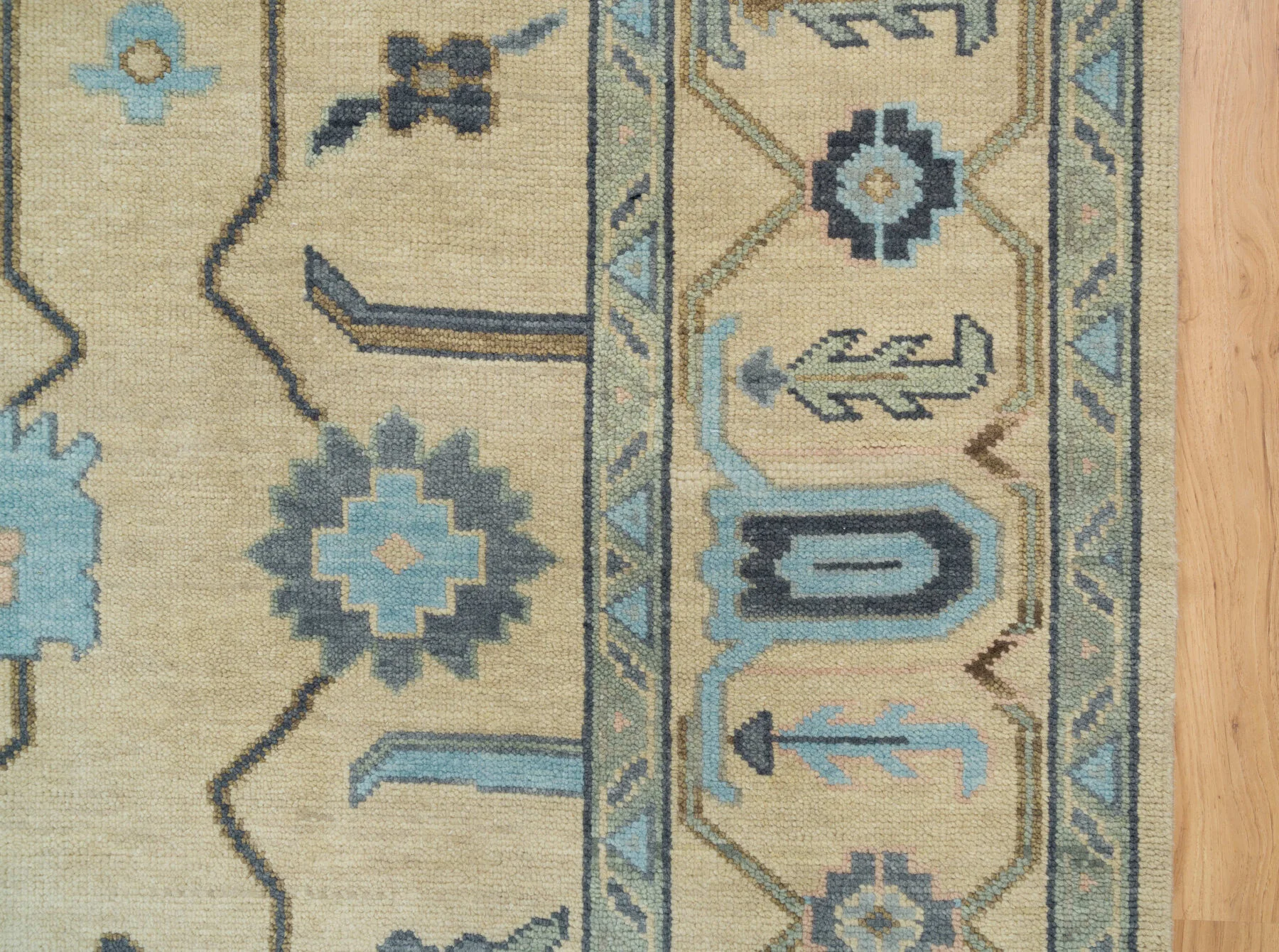 Sand Hand-Knotted Oushak Rug – Palmette & Angular-Vine