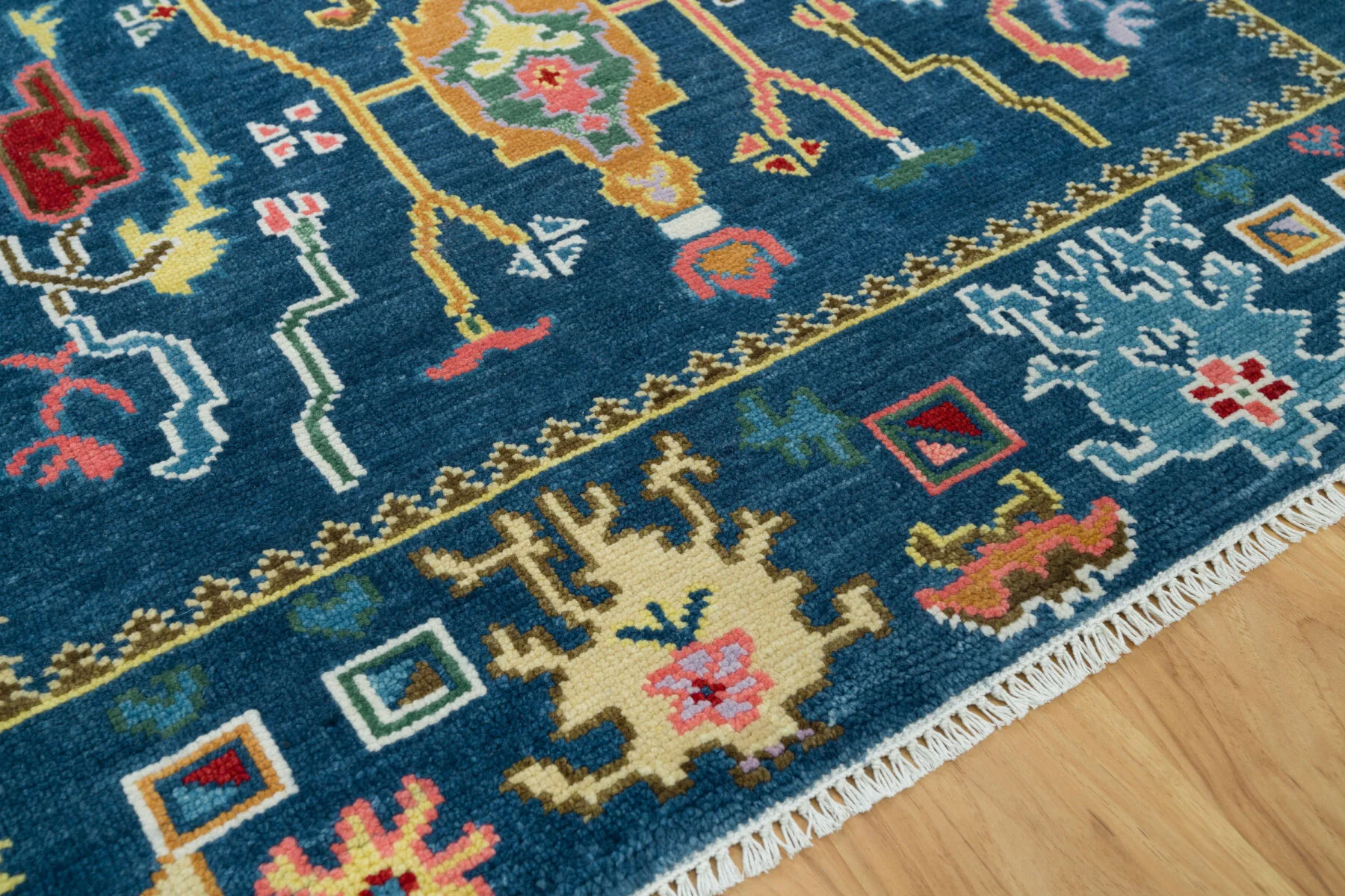 Navy & Green Hand-Knotted Oushak Rug – Palmette & Rosette