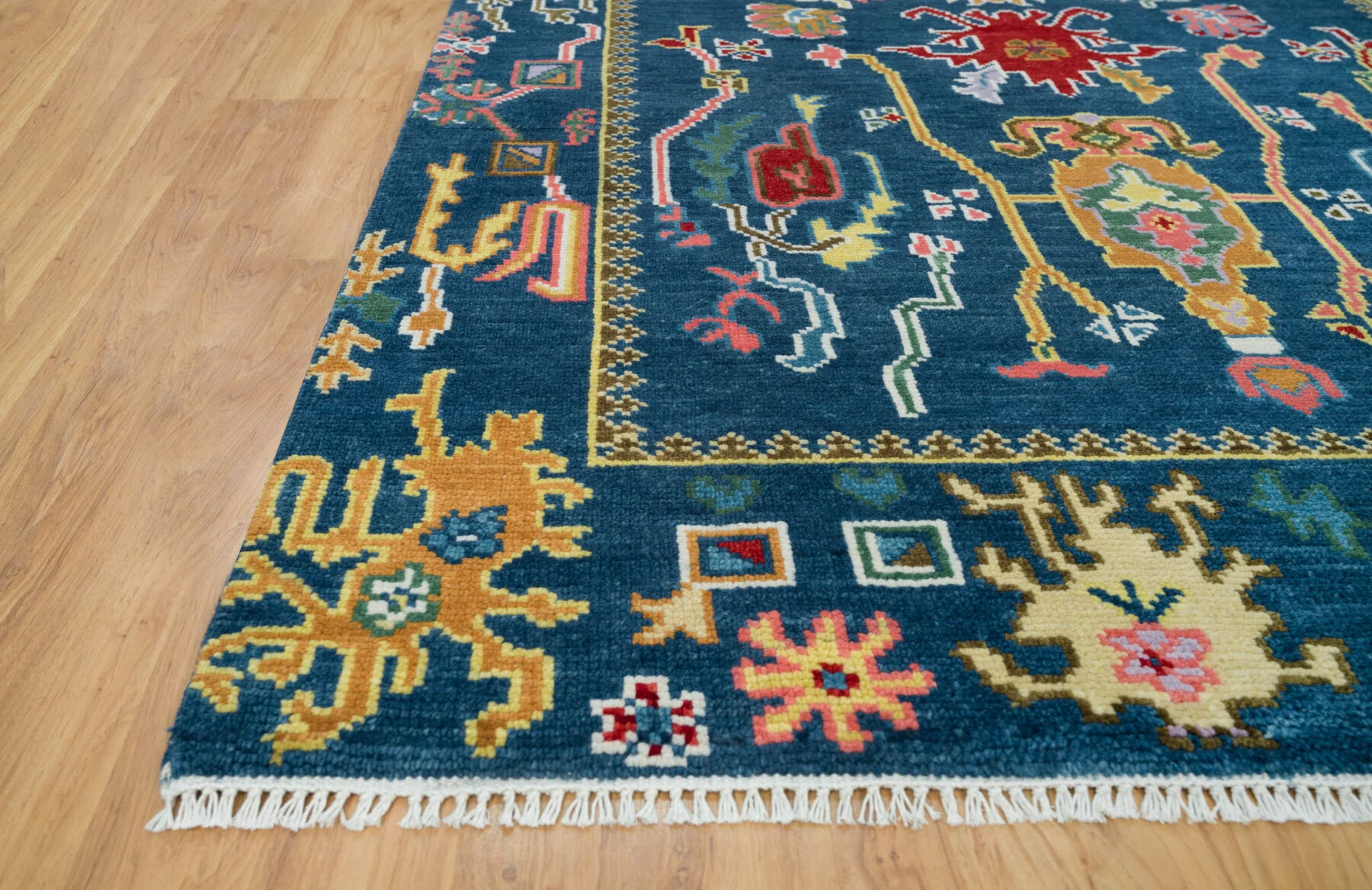 Navy & Green Hand-Knotted Oushak Rug – Palmette & Rosette