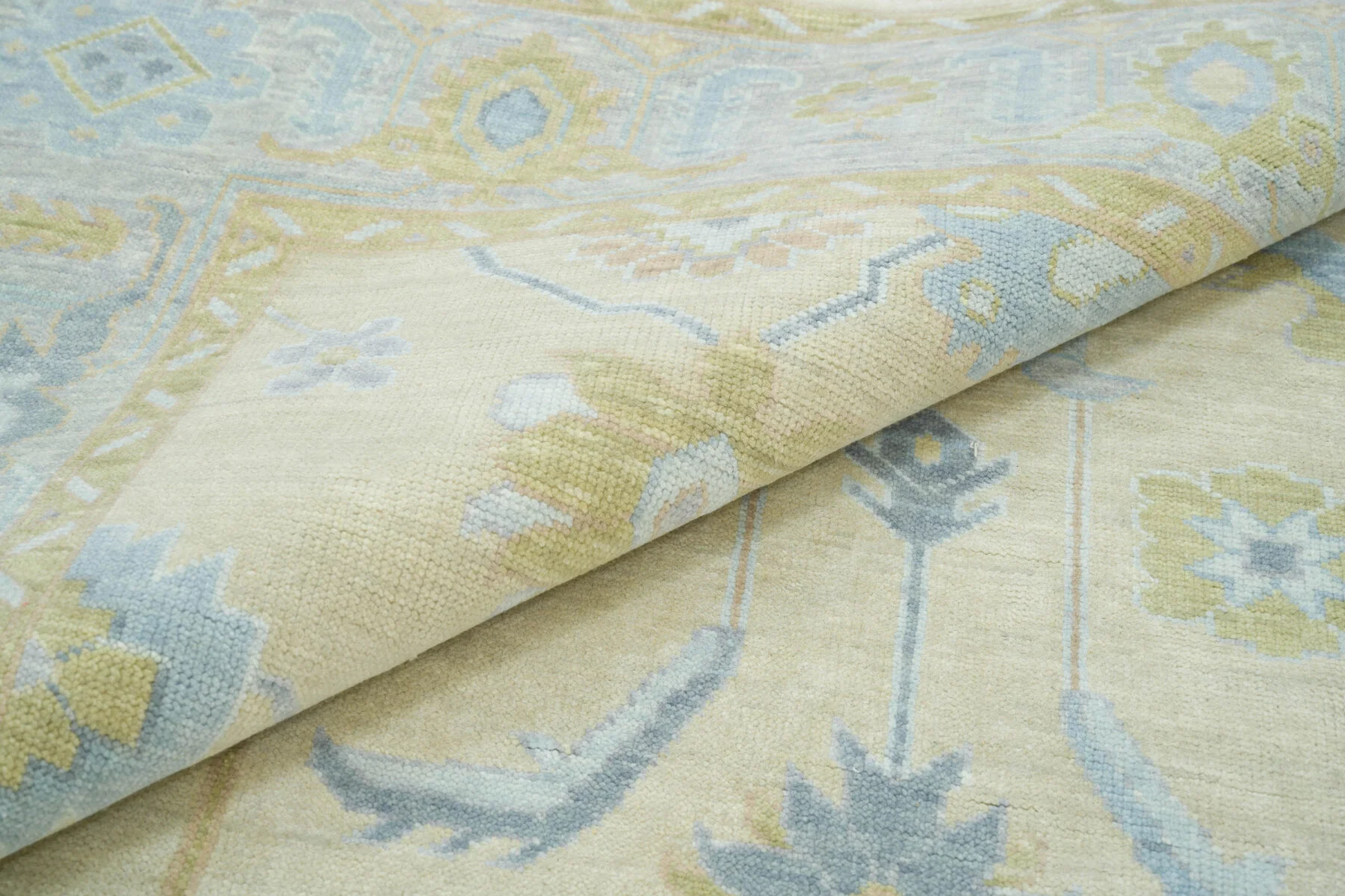 Sand & Blue Hand-Knotted Oushak Rug – Palmette & Rosette