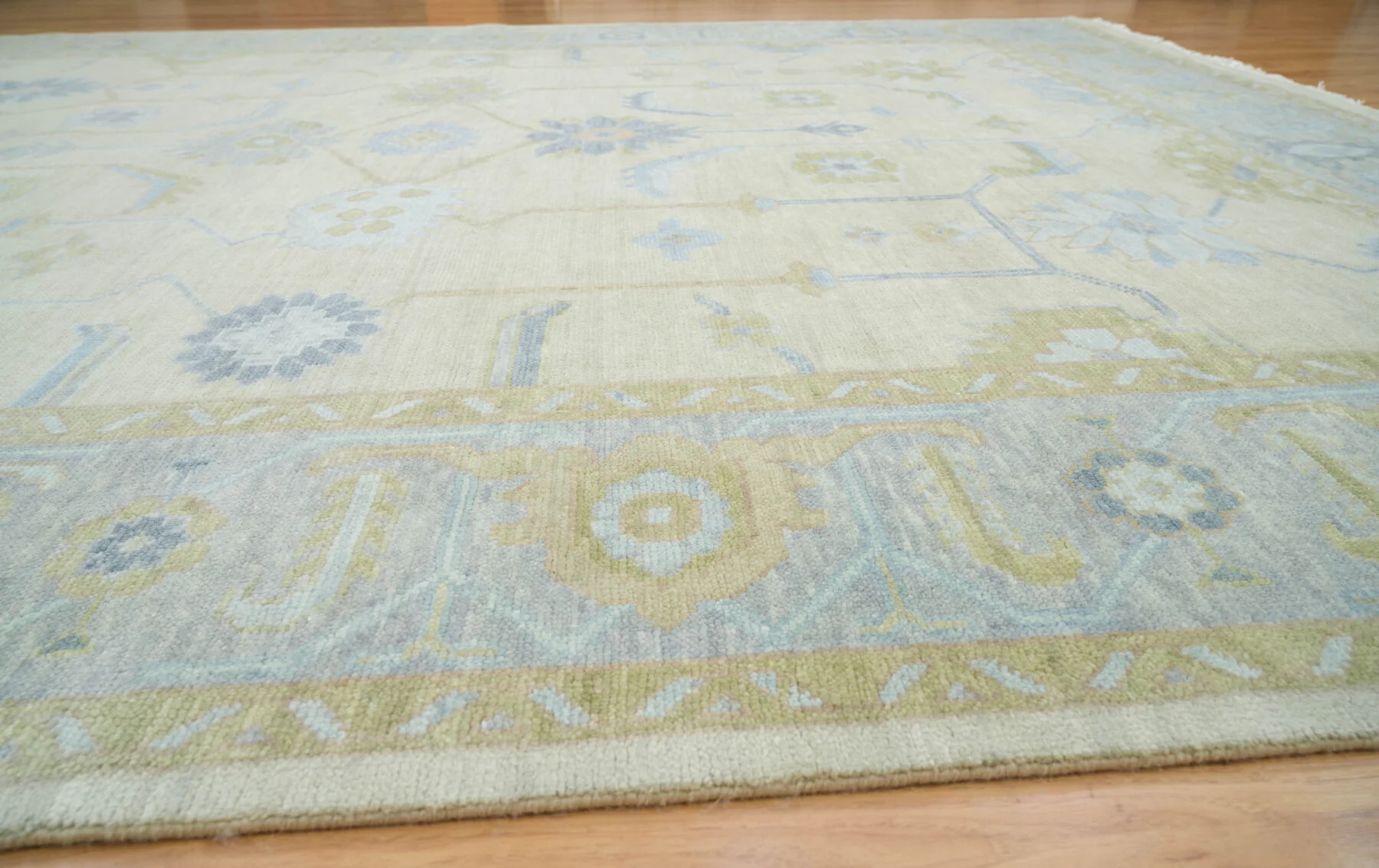 Sand & Blue Hand-Knotted Oushak Rug – Palmette & Rosette