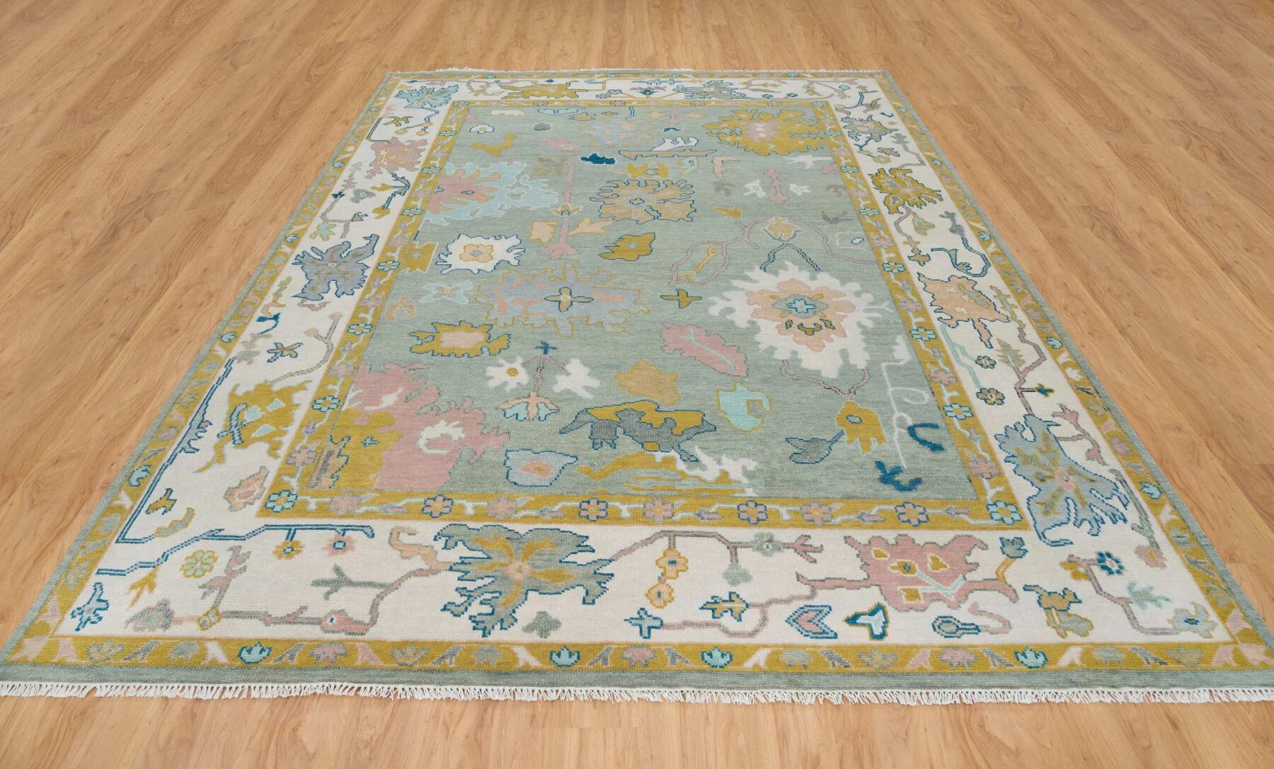 Silvery Grey Hand-Knotted Oushak Rug – Palmette & Rosette
