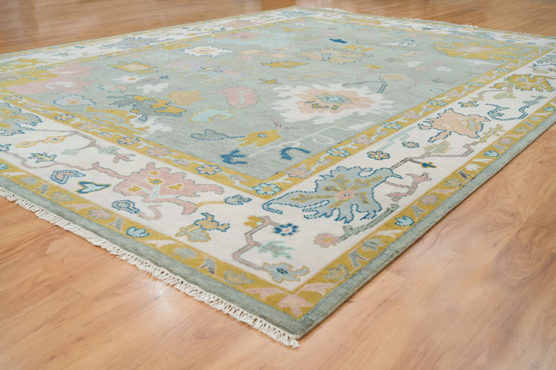 Silvery Grey Hand-Knotted Oushak Rug – Palmette & Rosette
