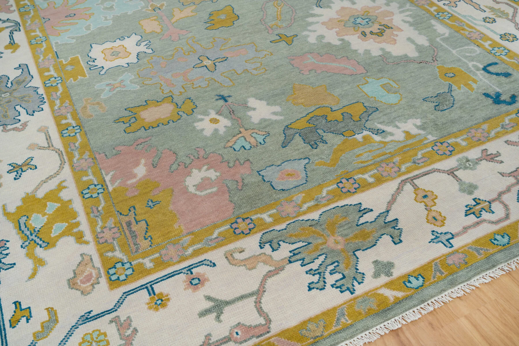 Silvery Grey Hand-Knotted Oushak Rug – Palmette & Rosette