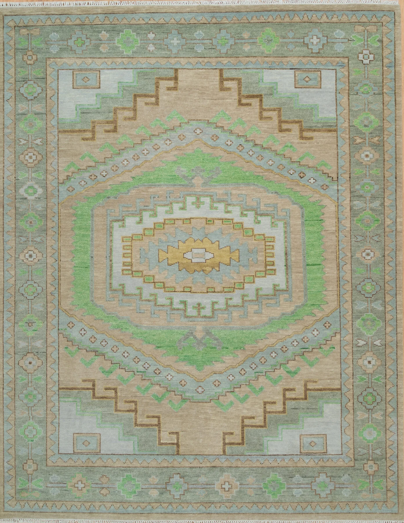 Sand Hand-Knotted Oushak Rug – Medallion & Diamond