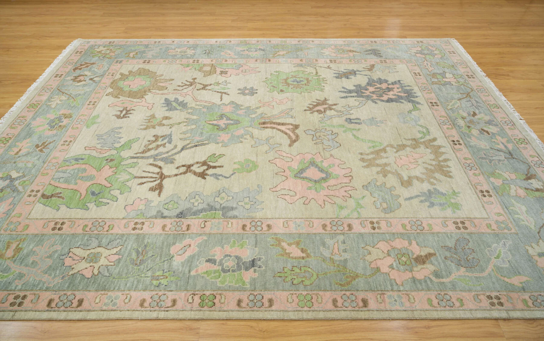 Sand & Green Hand-Knotted Oushak Rug – Palmette & Rosette
