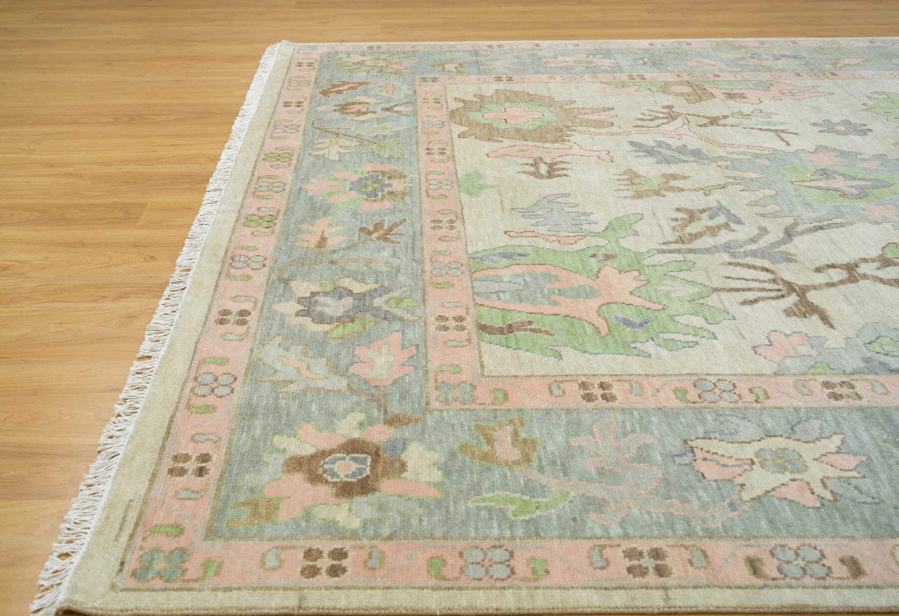 Sand & Green Hand-Knotted Oushak Rug – Palmette & Rosette