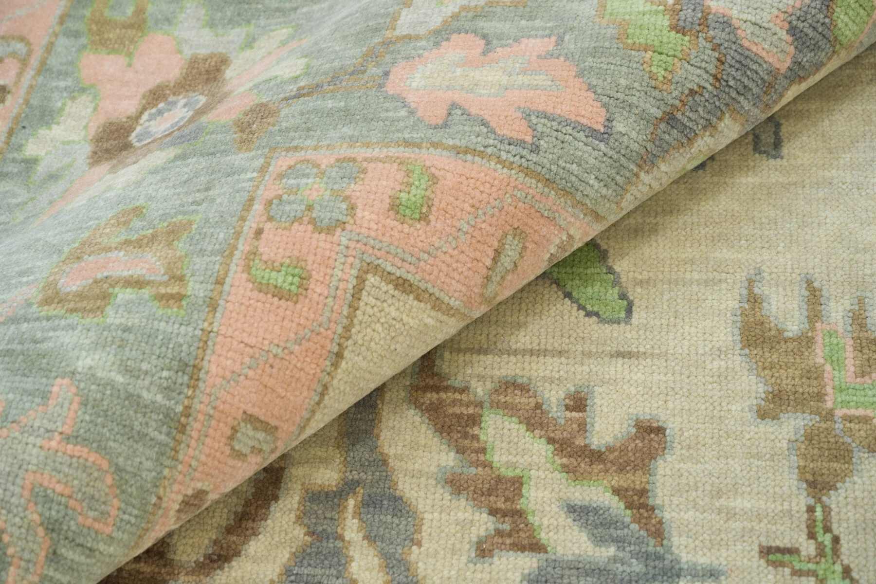 Sand & Green Hand-Knotted Oushak Rug – Palmette & Rosette