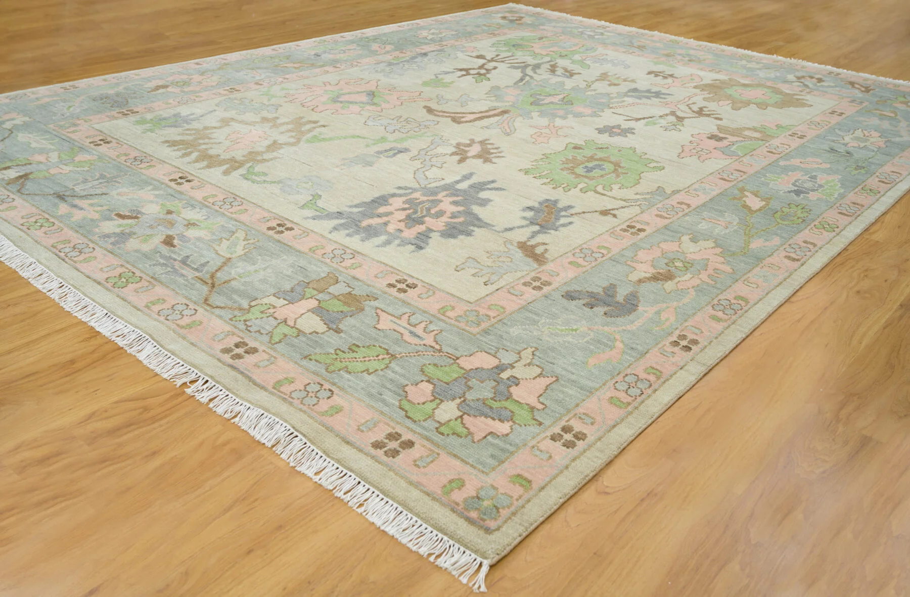 Sand & Green Hand-Knotted Oushak Rug – Palmette & Rosette