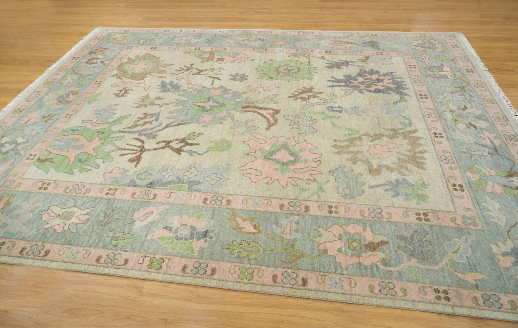 Sand & Green Hand-Knotted Oushak Rug – Palmette & Rosette