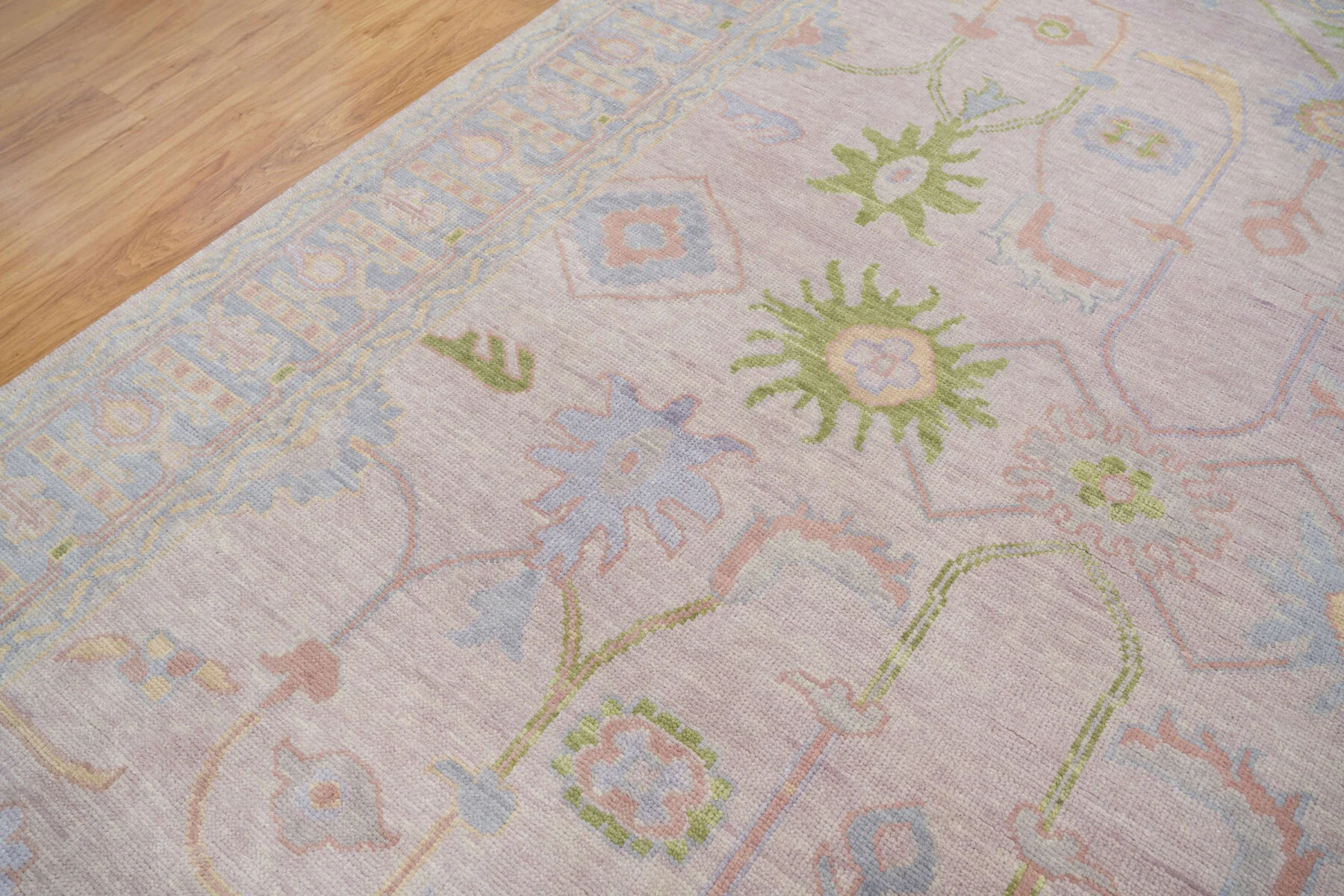 Mauve Hand-Knotted Oushak Rug – Palmette & Vine