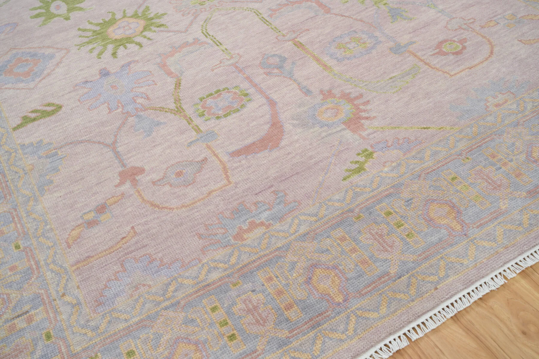 Mauve Hand-Knotted Oushak Rug – Palmette & Vine