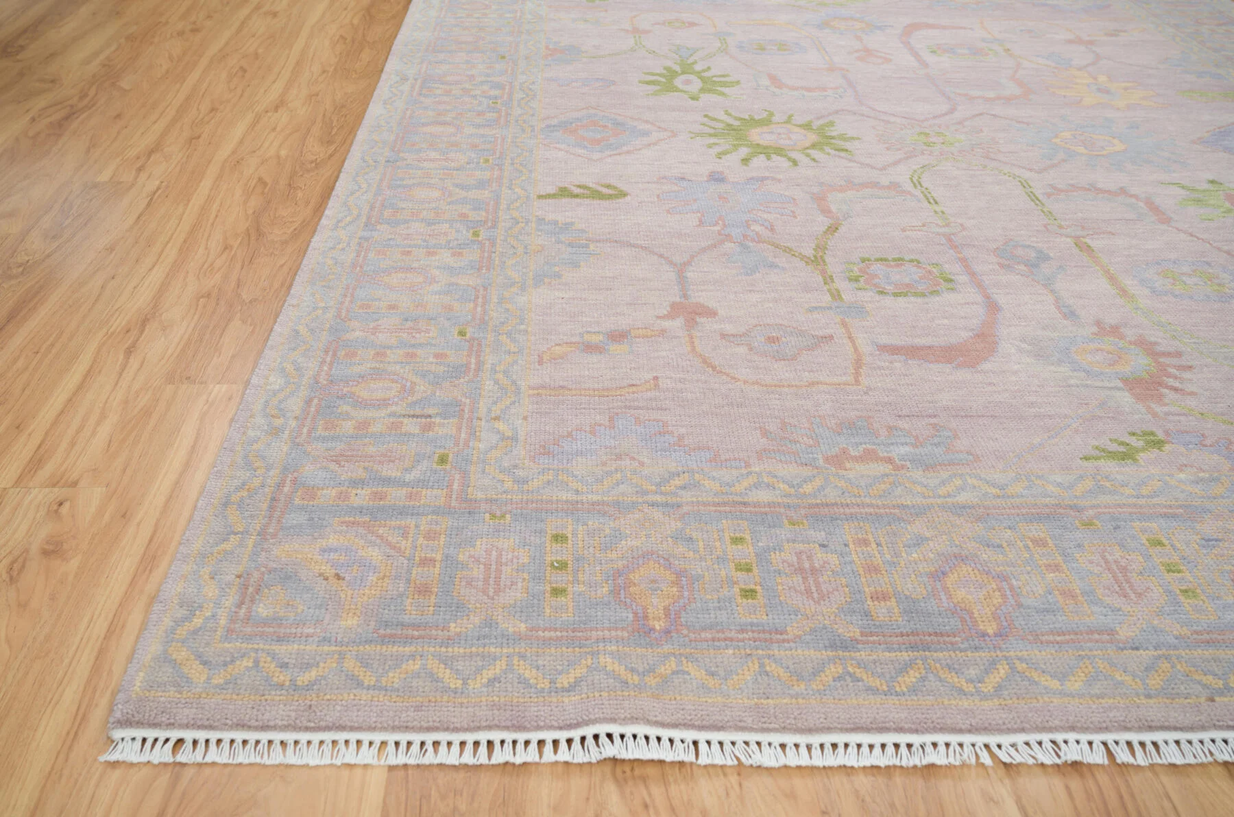 Mauve Hand-Knotted Oushak Rug – Palmette & Vine