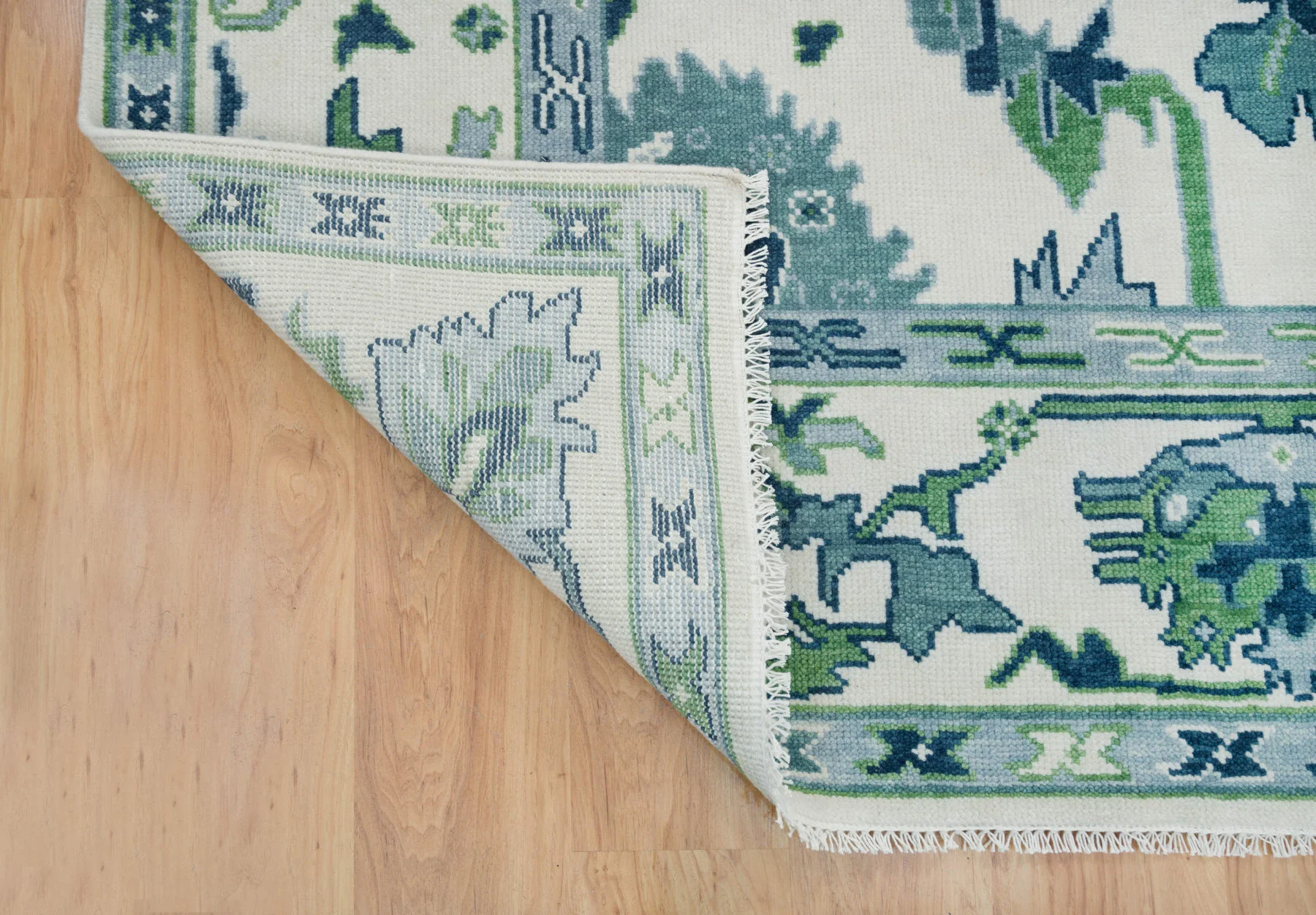 Ivory Hand-Knotted Oushak Rug – Palmette & Rosette & Vine