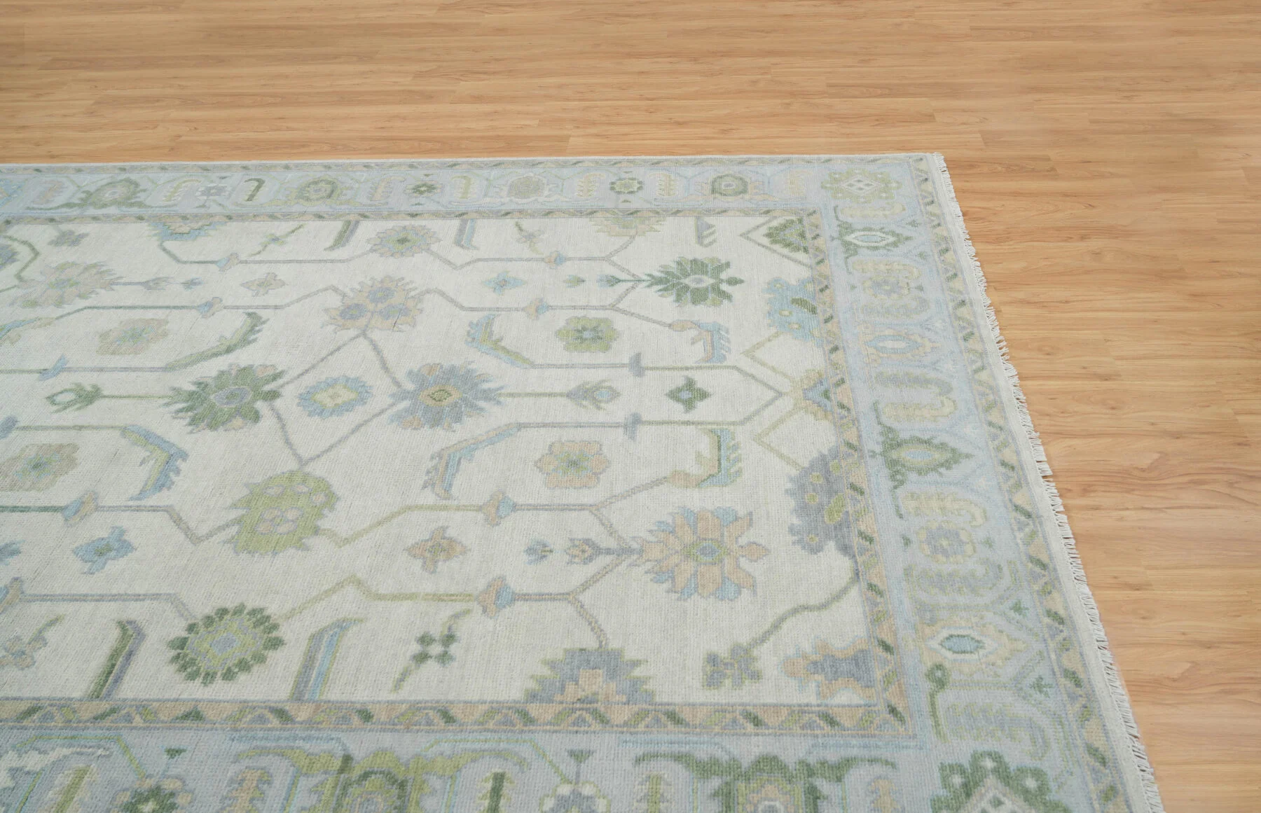 Cream & Blue Hand-Knotted Oushak Rug – Palmette & Vine