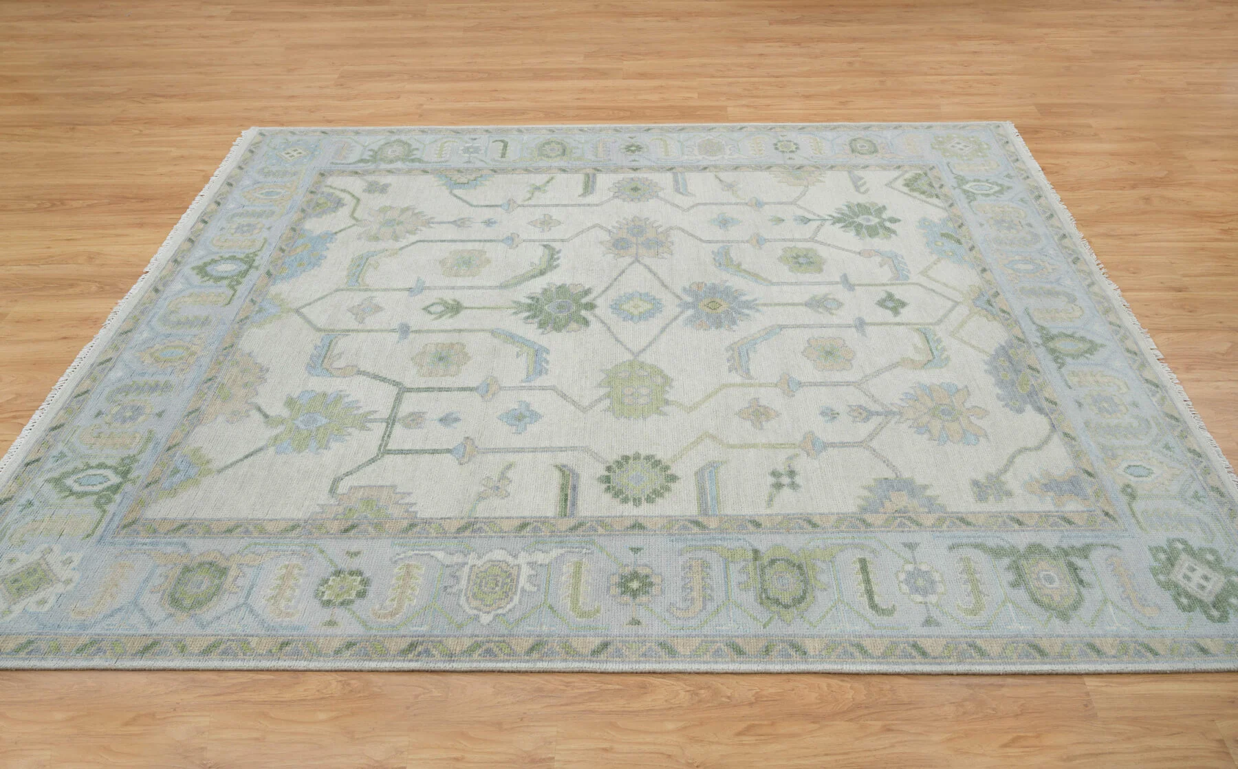 Cream & Blue Hand-Knotted Oushak Rug – Palmette & Vine