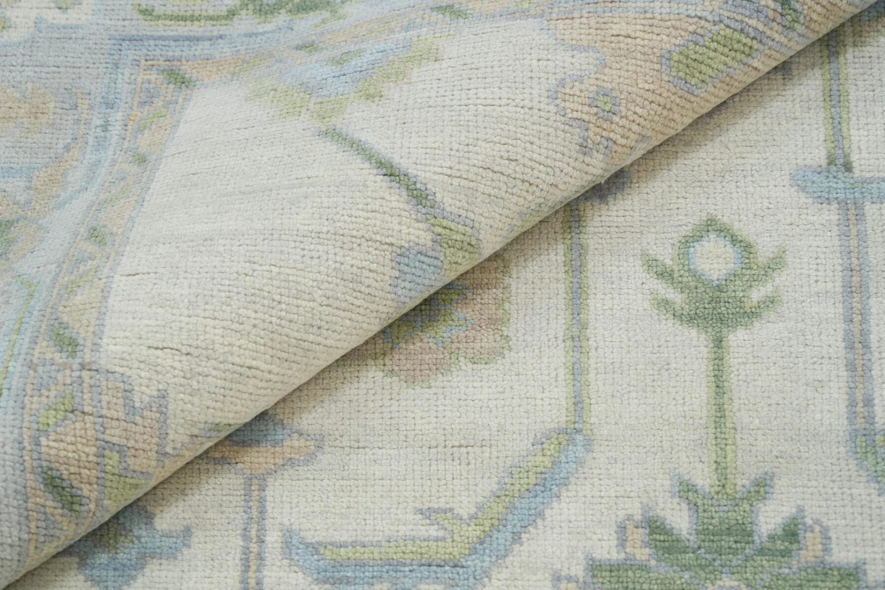 Cream & Blue Hand-Knotted Oushak Rug – Palmette & Vine