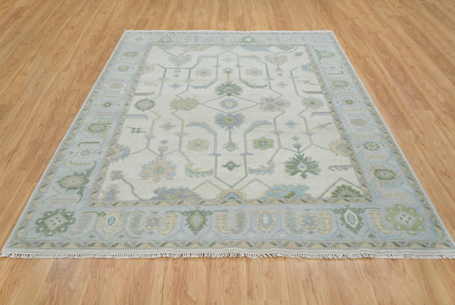 Cream & Blue Hand-Knotted Oushak Rug – Palmette & Vine
