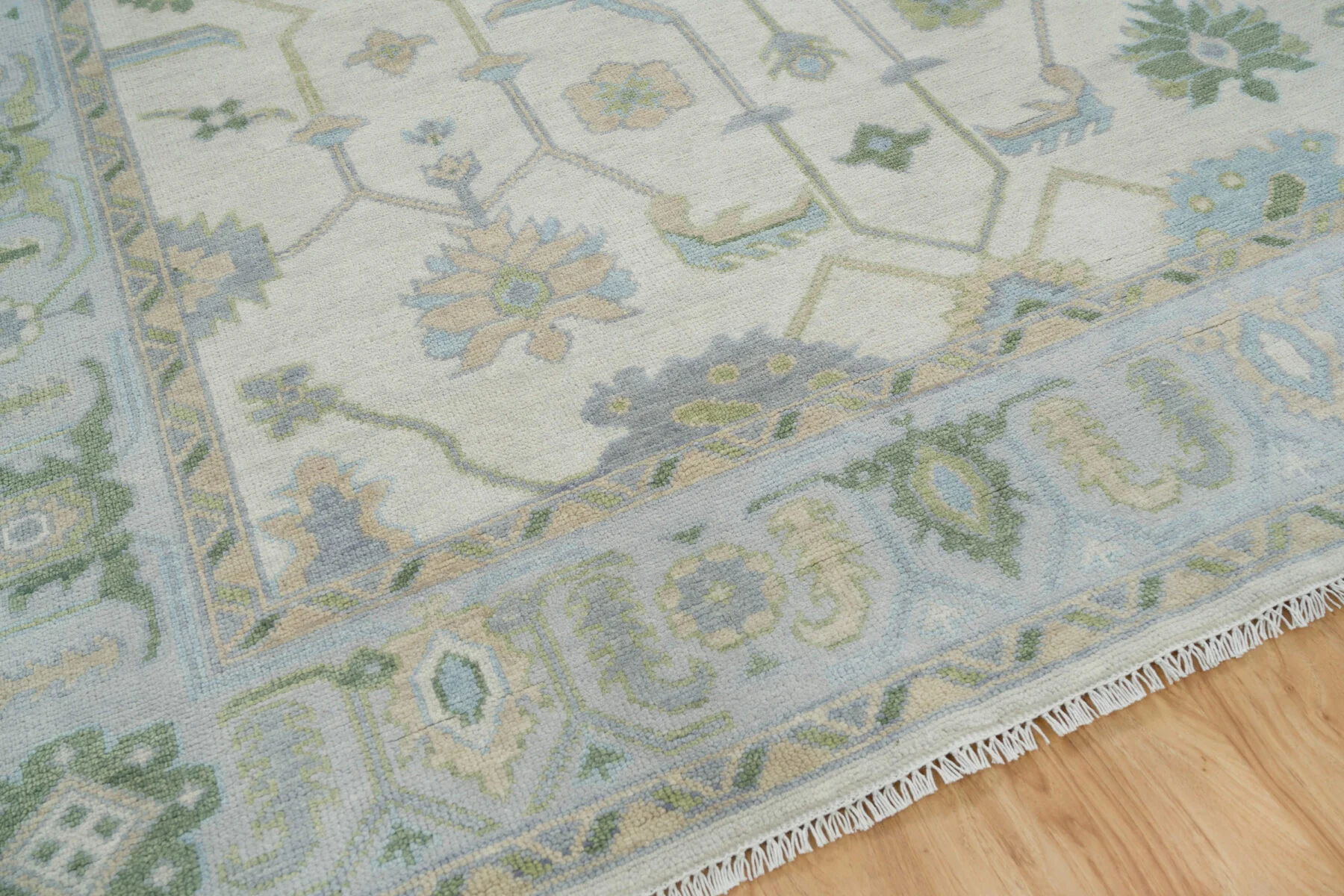 Cream & Blue Hand-Knotted Oushak Rug – Palmette & Vine
