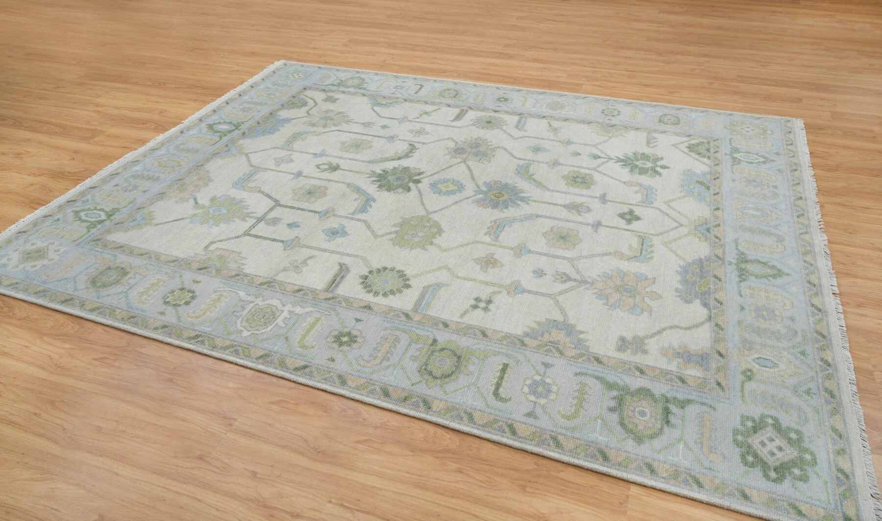 Cream & Blue Hand-Knotted Oushak Rug – Palmette & Vine