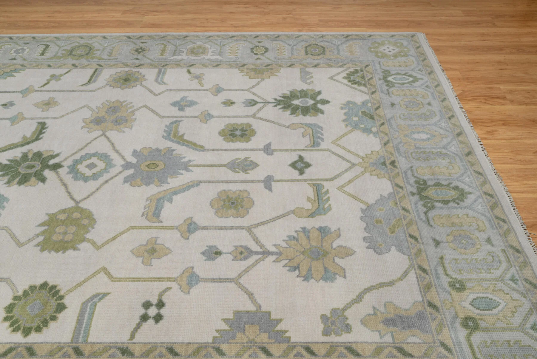 Cream & Blue Hand-Knotted Oushak Rug – Palmette & Vine