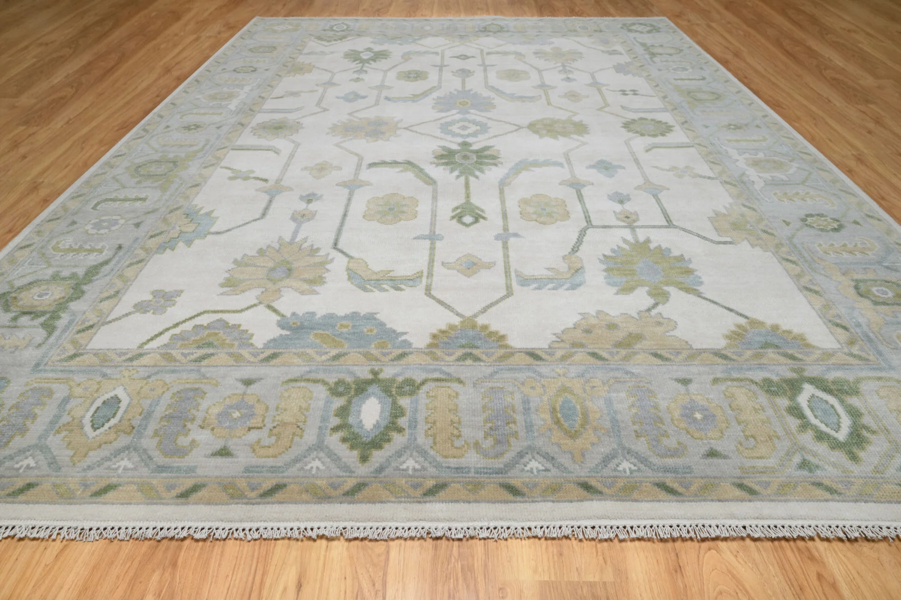 Cream & Blue Hand-Knotted Oushak Rug – Palmette & Vine