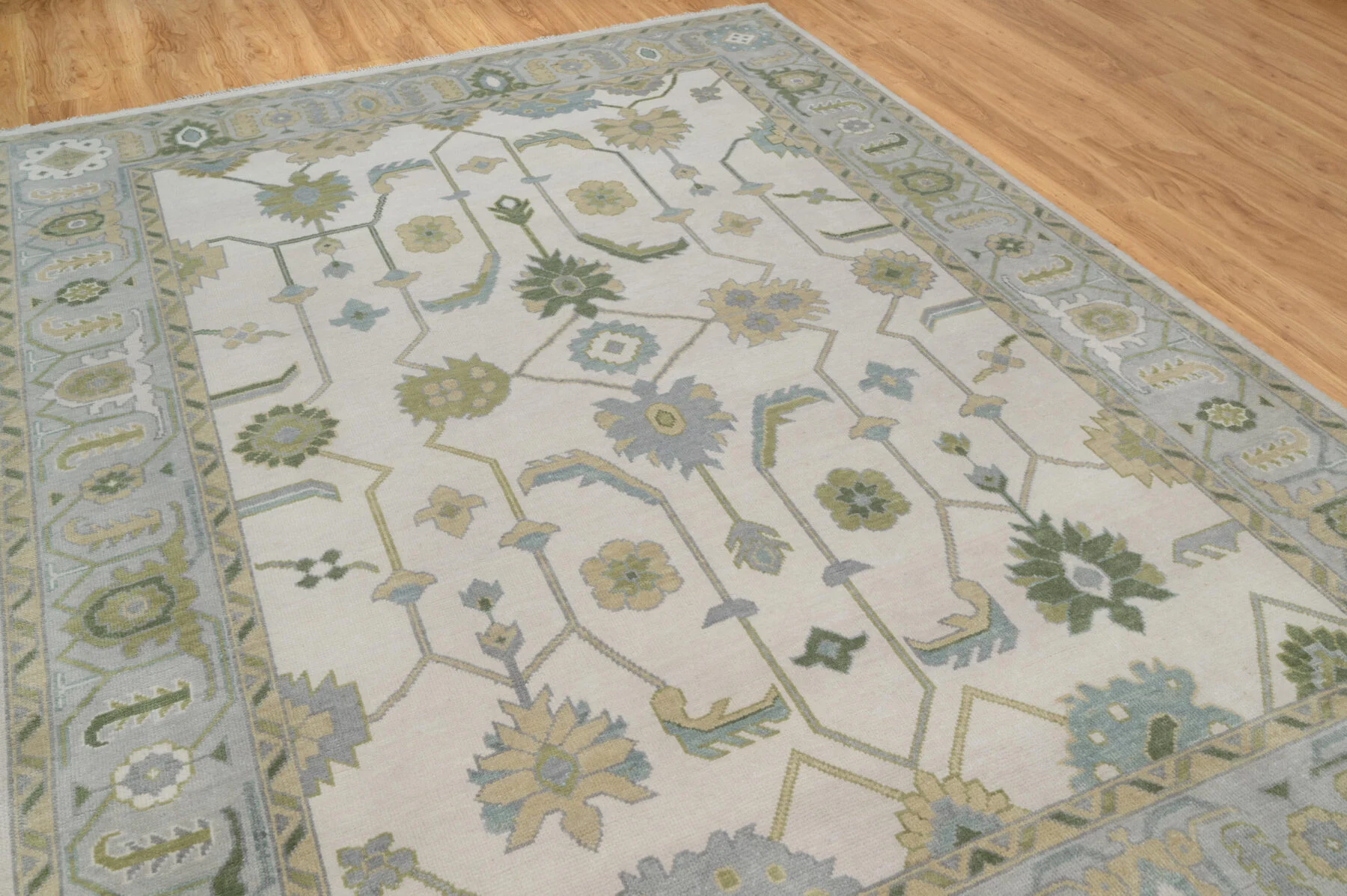 Cream & Blue Hand-Knotted Oushak Rug – Palmette & Vine