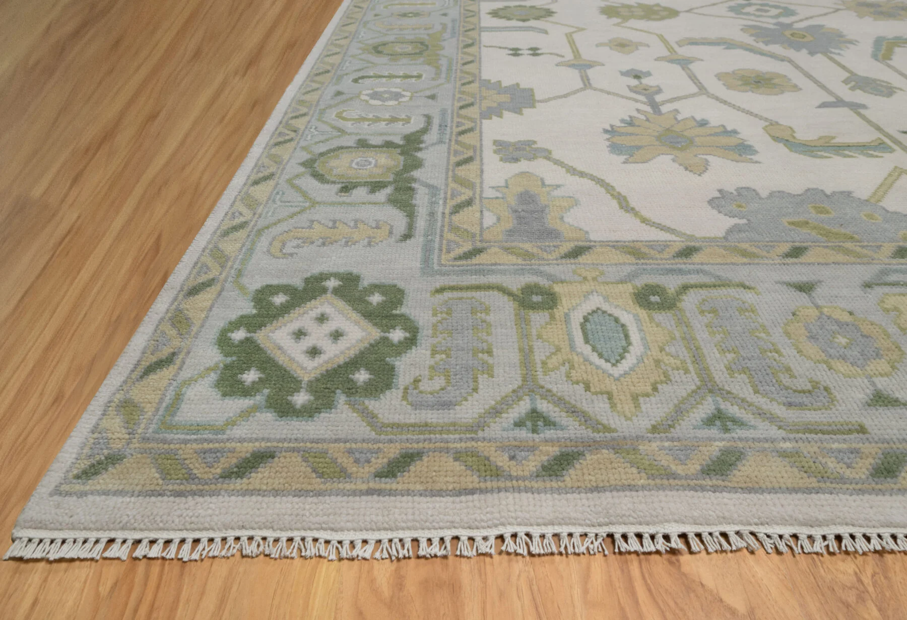 Cream & Blue Hand-Knotted Oushak Rug – Palmette & Vine
