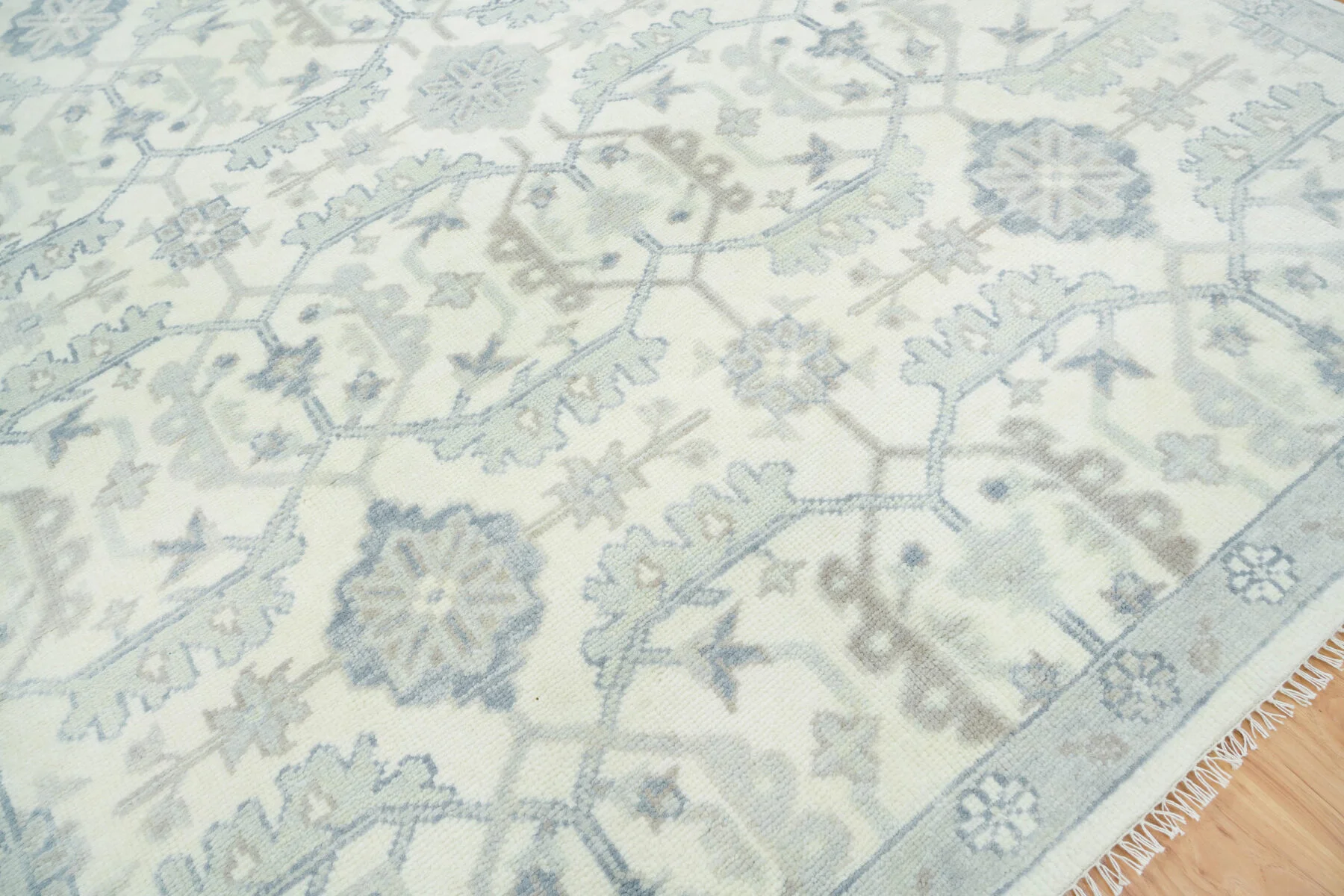 Ivory Hand-Knotted Oushak Rug – Palmette & Lattice